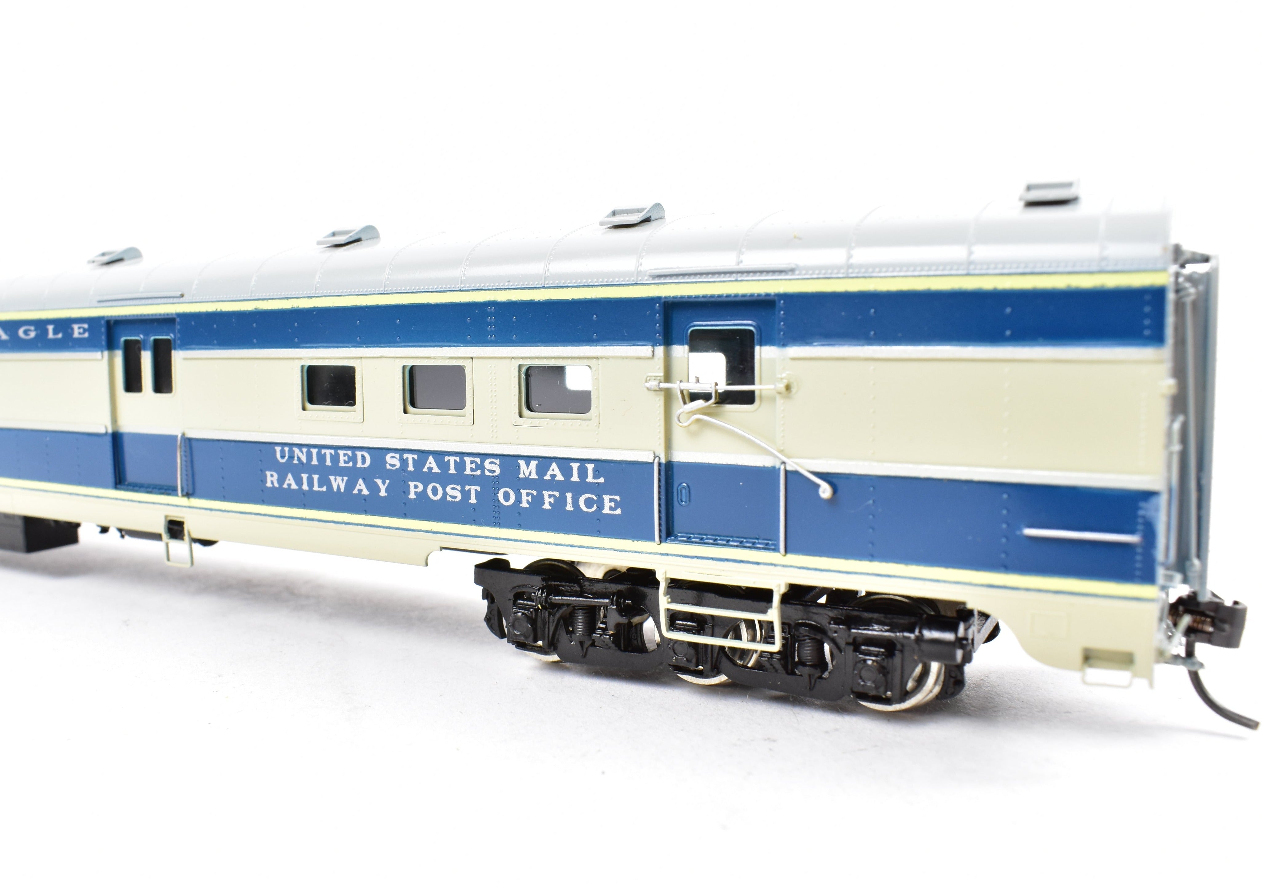 HO Scale Brass Model Train - Hallmark Models MP - Missouri Pacific and T&P - Texas & Pacific Texas Eagle Section 1 Four-Car Set for Model Train Enthusiasts