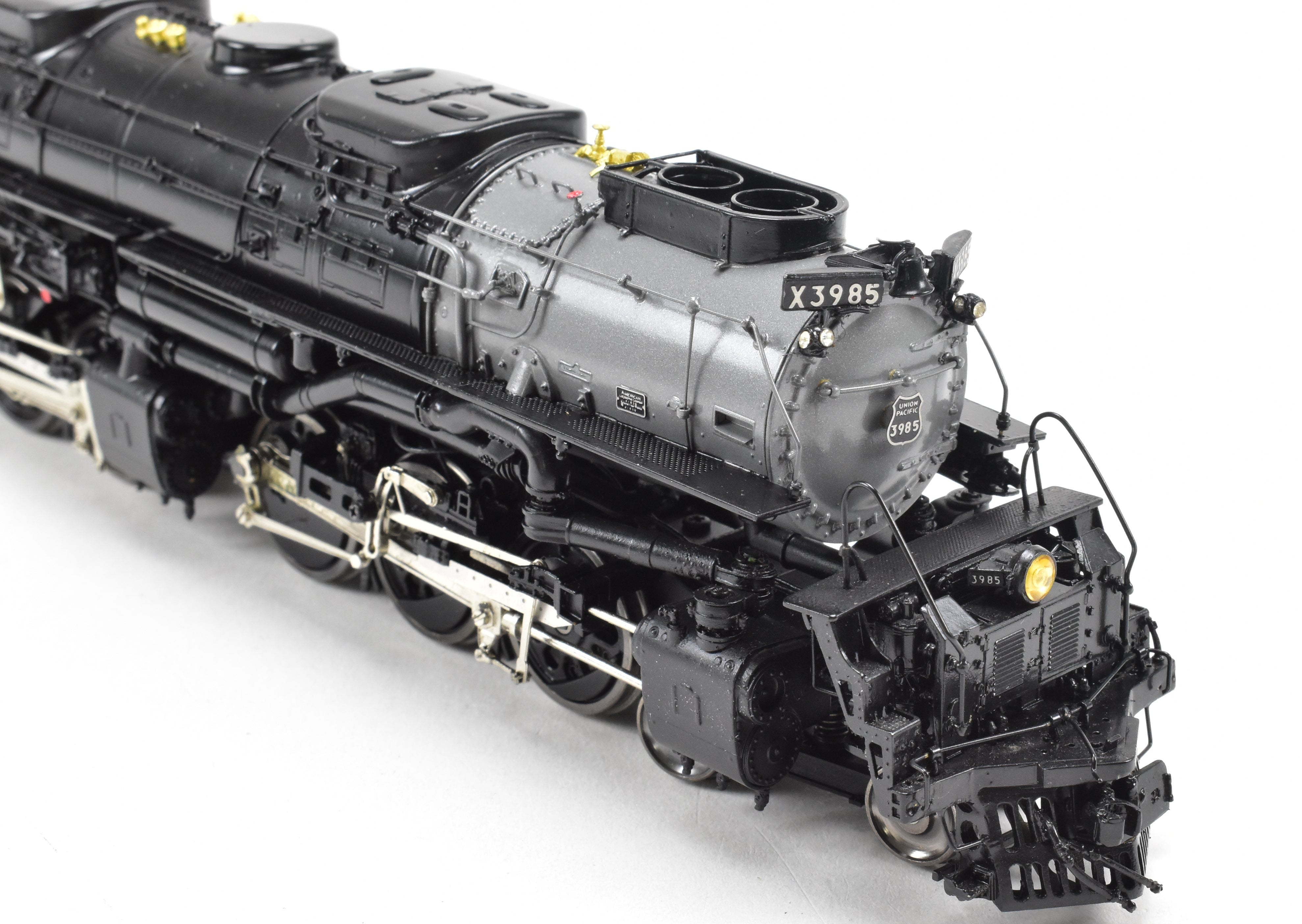 HO Scale Brass Union Pacific 4-6-6-4 Challenger FP 3985 Excursion Model by Overland