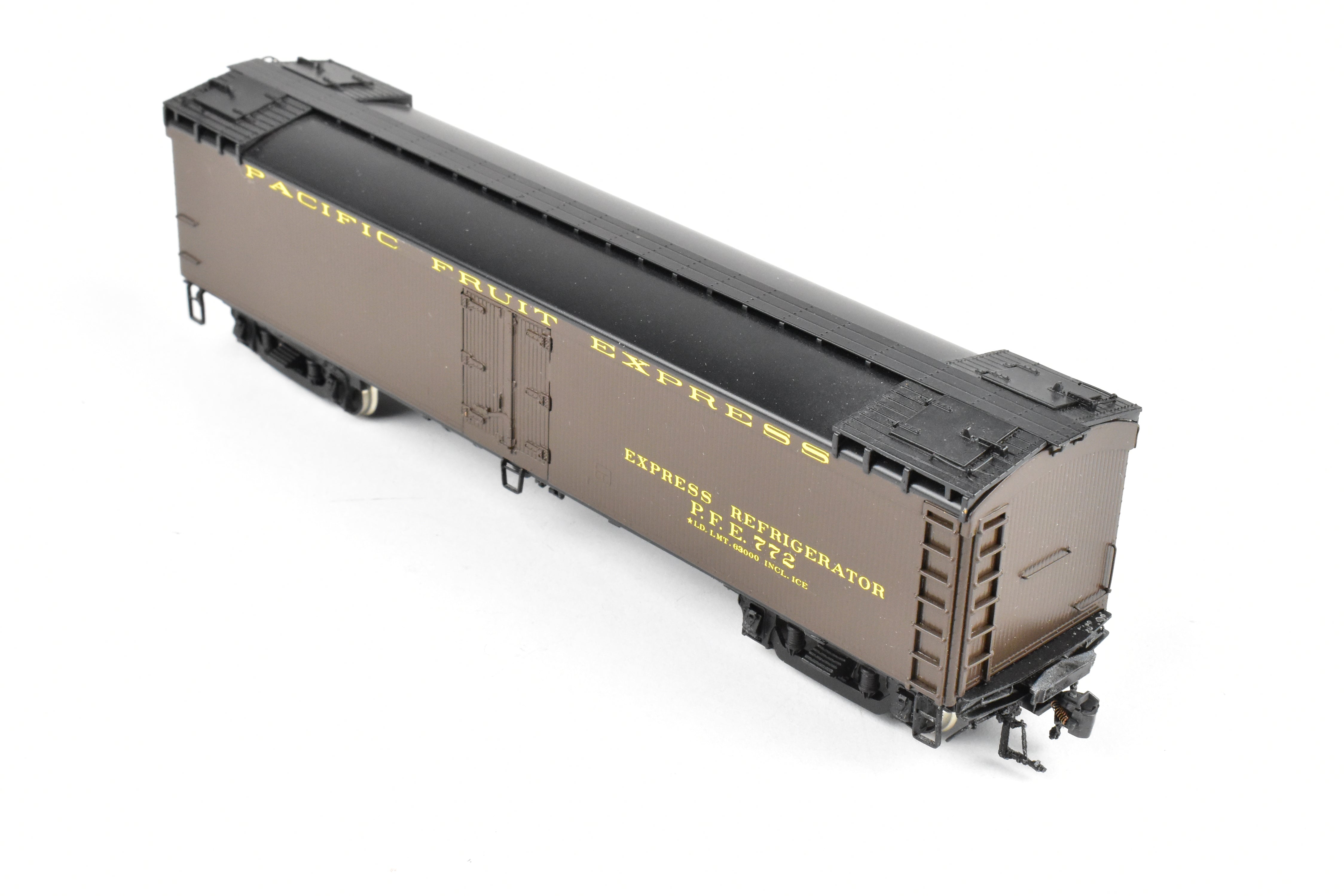 HO Brass WP Car Corp. PFE Pacific Fruit Express Reefer No. 772 Factory Painted