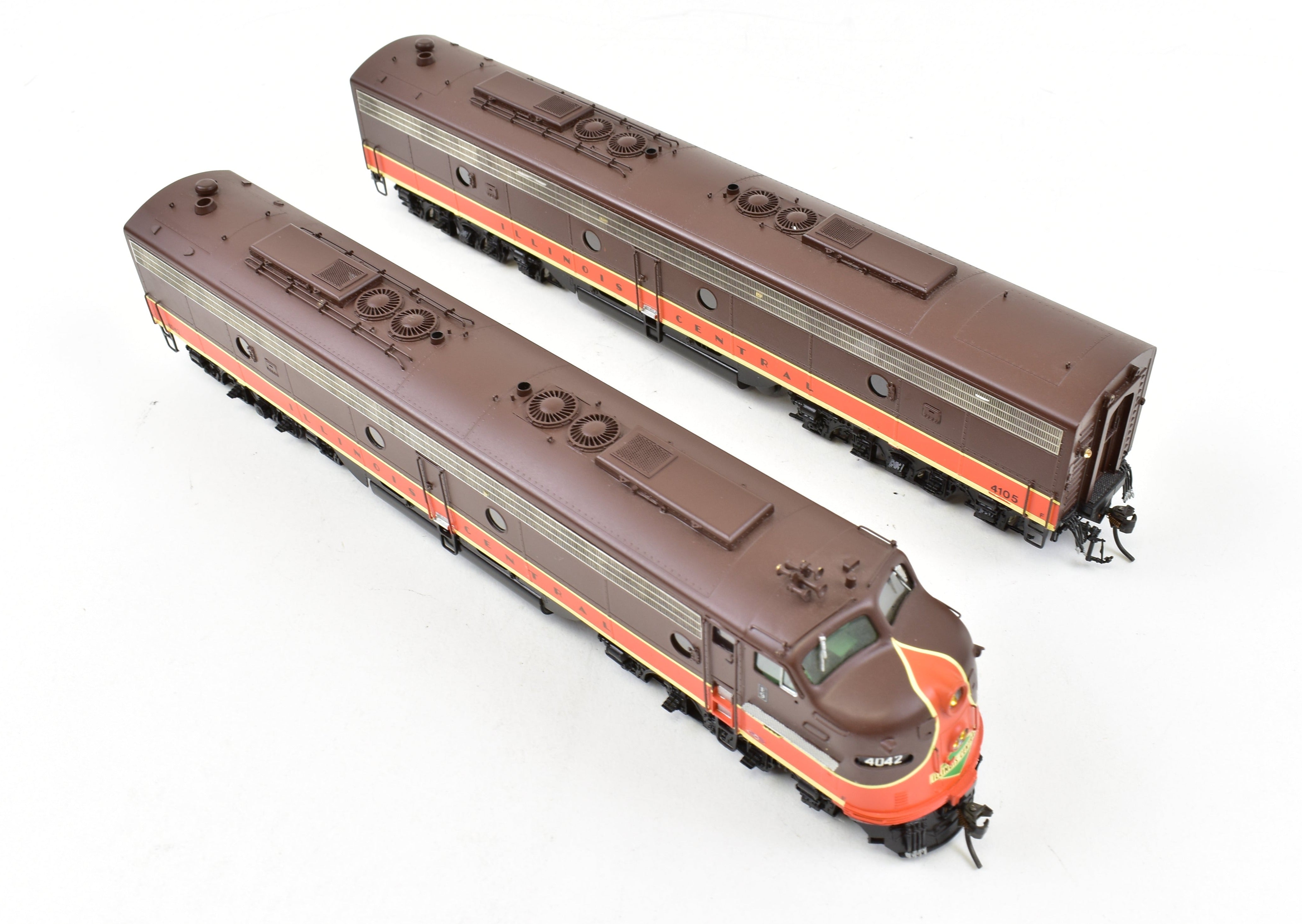 Overland Models IC Illinois Central EMD E9 - A & E8 - B Set, Pro - Painted, ReBoxx