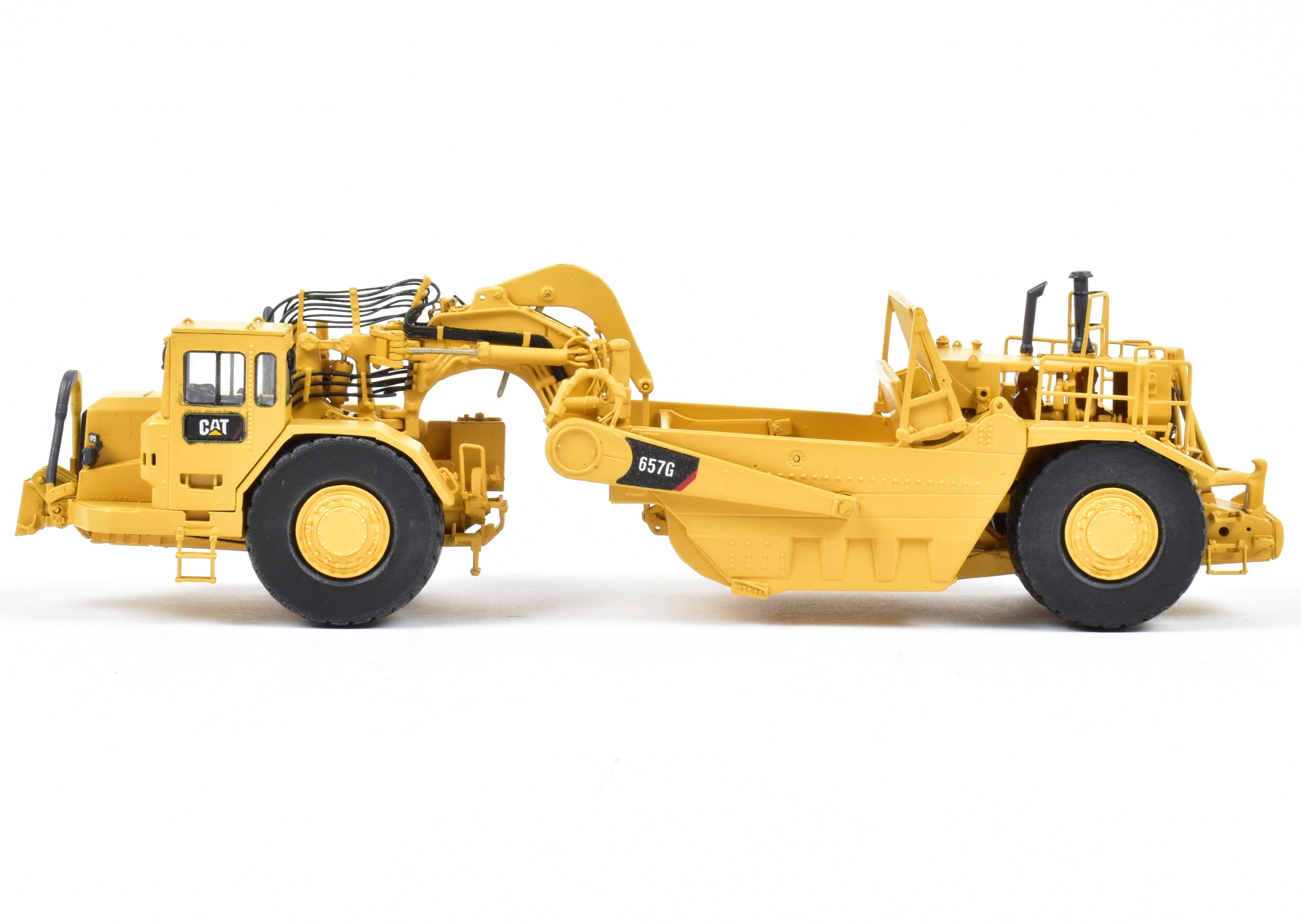 Factory-Painted HO Brass CON CCM Caterpillar 657G Scraper Model from 2010