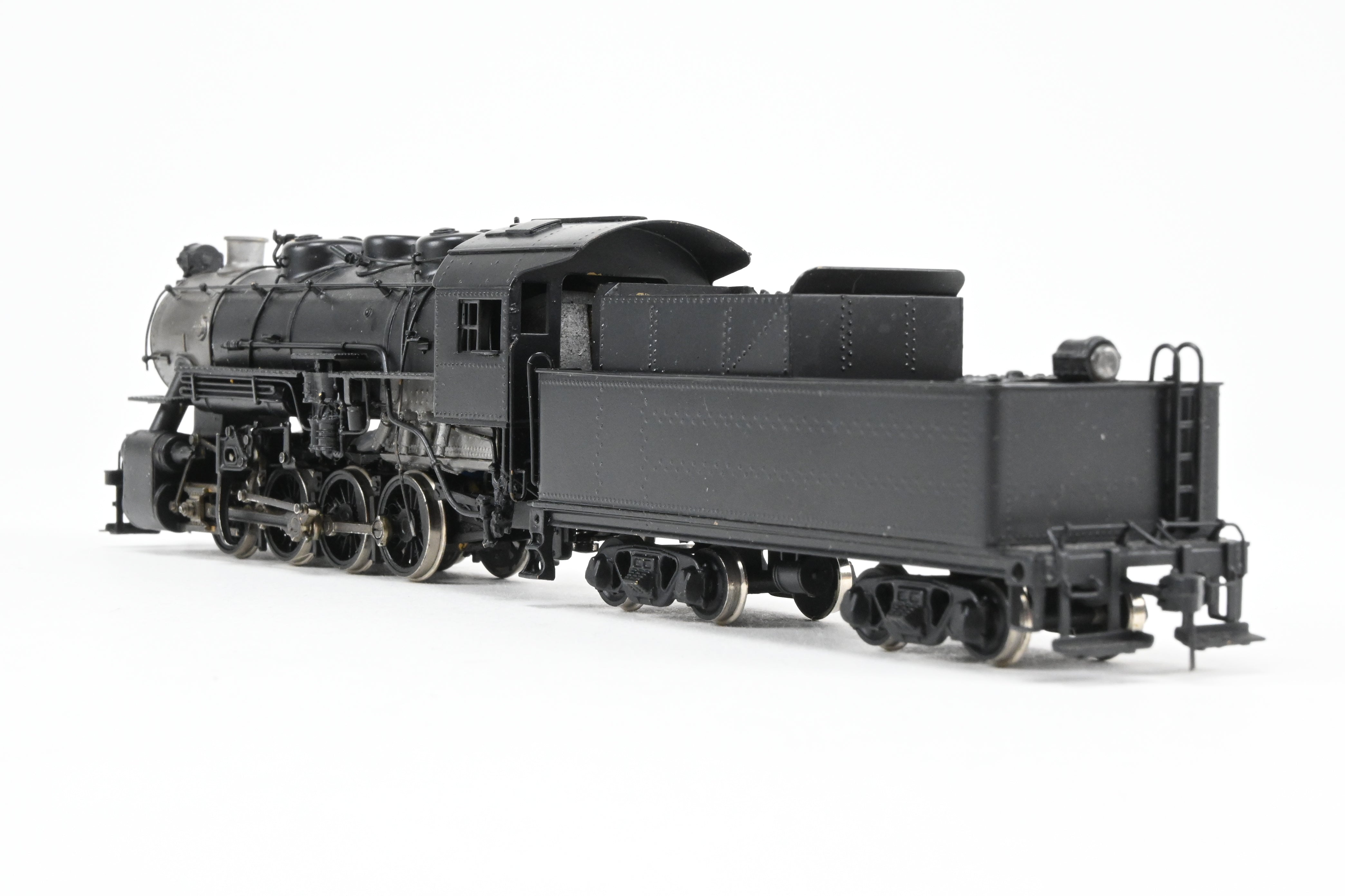 HO Scale Brass Model Train - Akane USRA United States Railway Administration 0-8-0 Switcher, New York Central Version (Class U3), Unlettered, with Clear Vision Tender