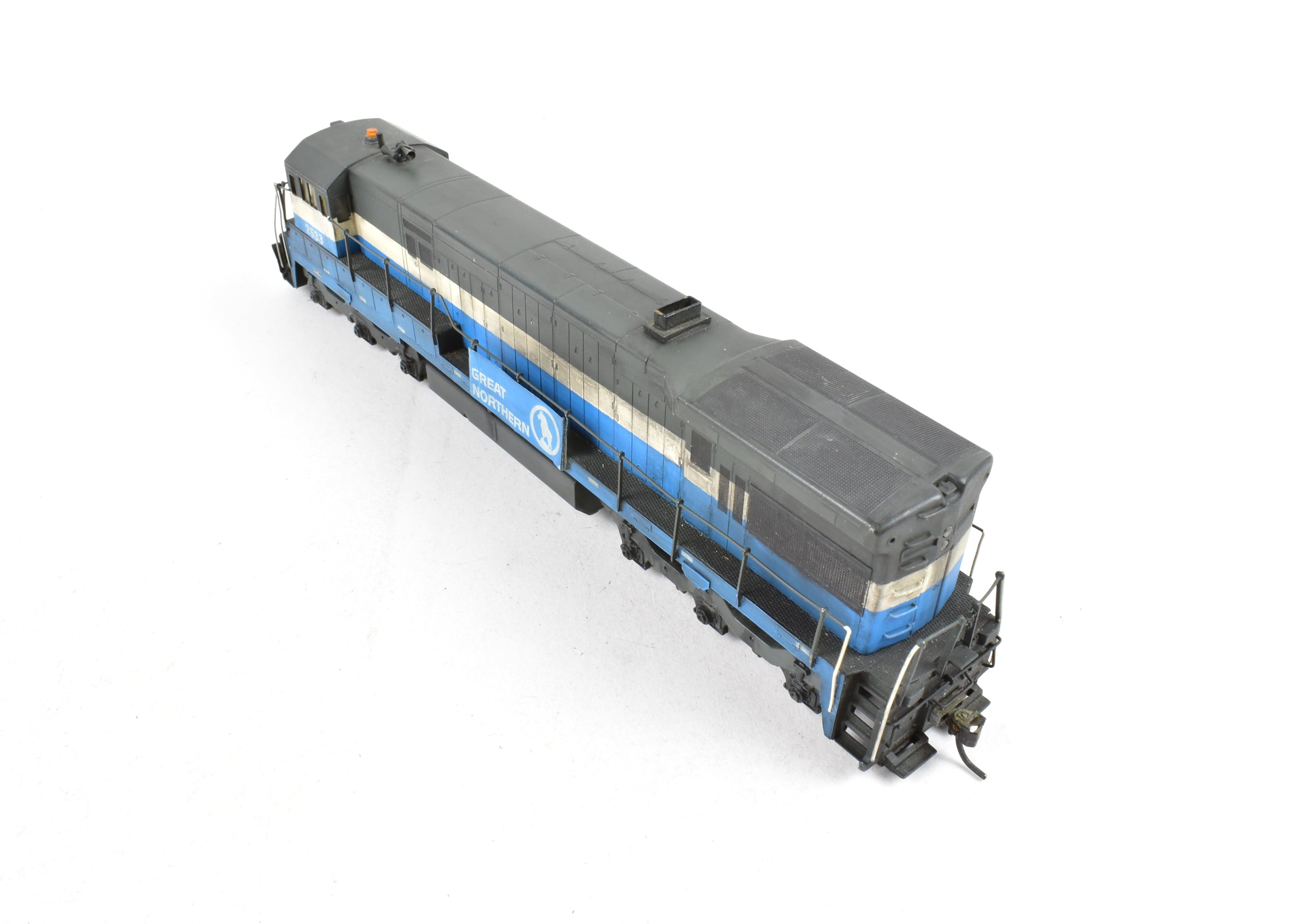 HO Scale Brass ALCO Model - Great Northern General Electric U - 33C Diesel Locomotive, CP No. 2533