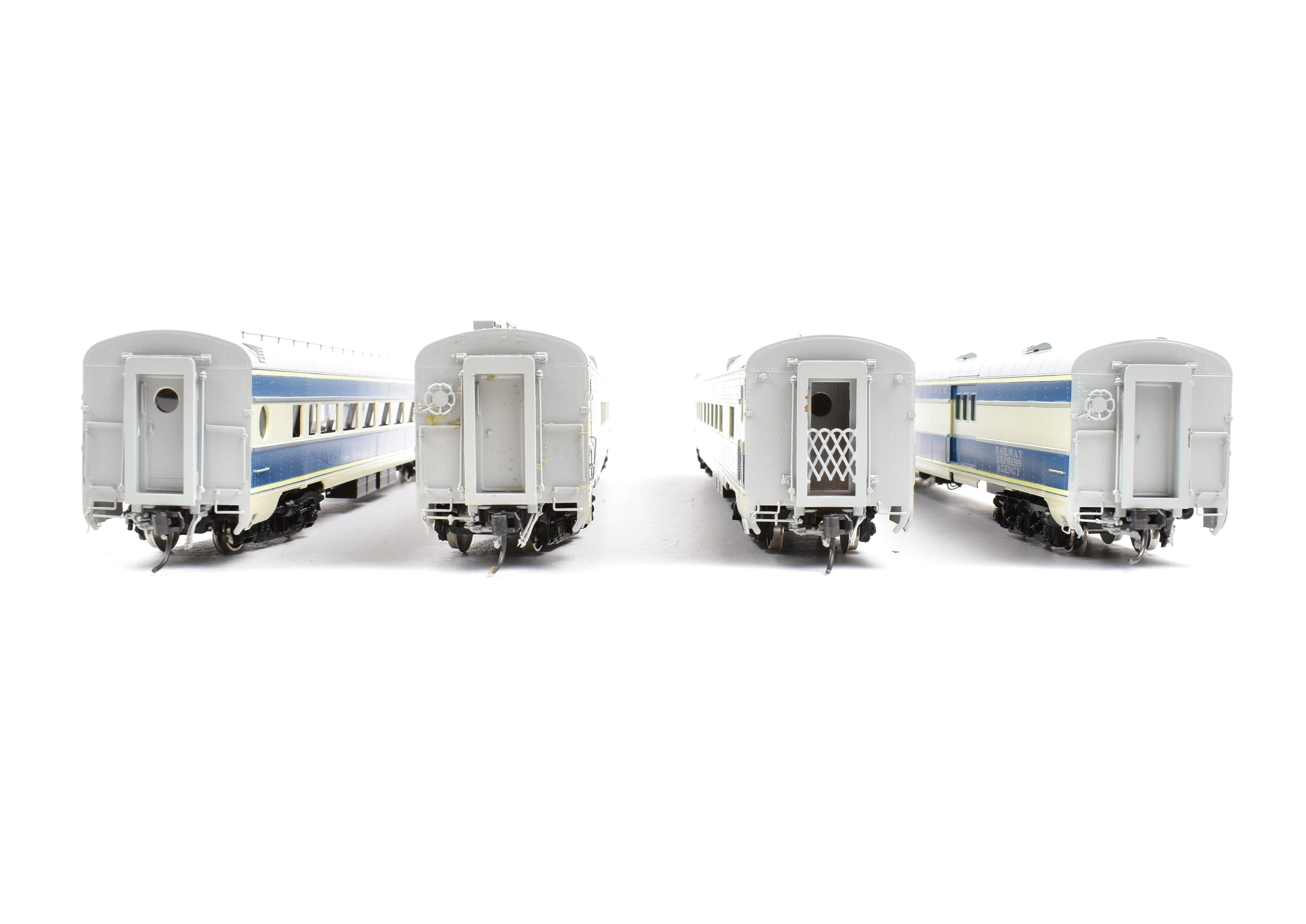 HO Scale Brass Model Train - Hallmark Models MP - Missouri Pacific and T&P - Texas & Pacific Texas Eagle Section 1 Four-Car Set for Model Train Enthusiasts