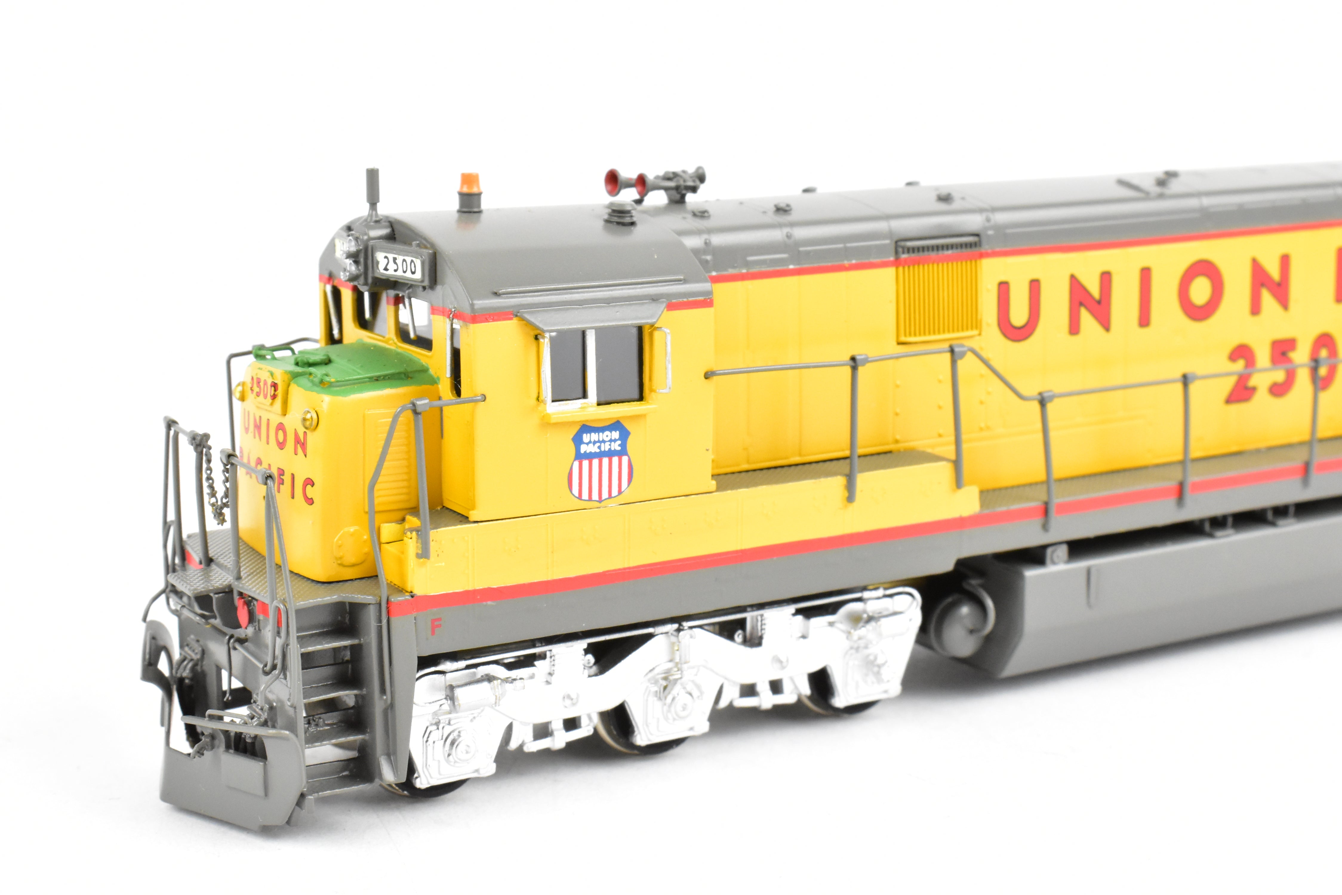 HO Brass OMI Union Pacific GE C30 - 7 Double - Window Cab Custom Painted in Yellow/Gray #2500