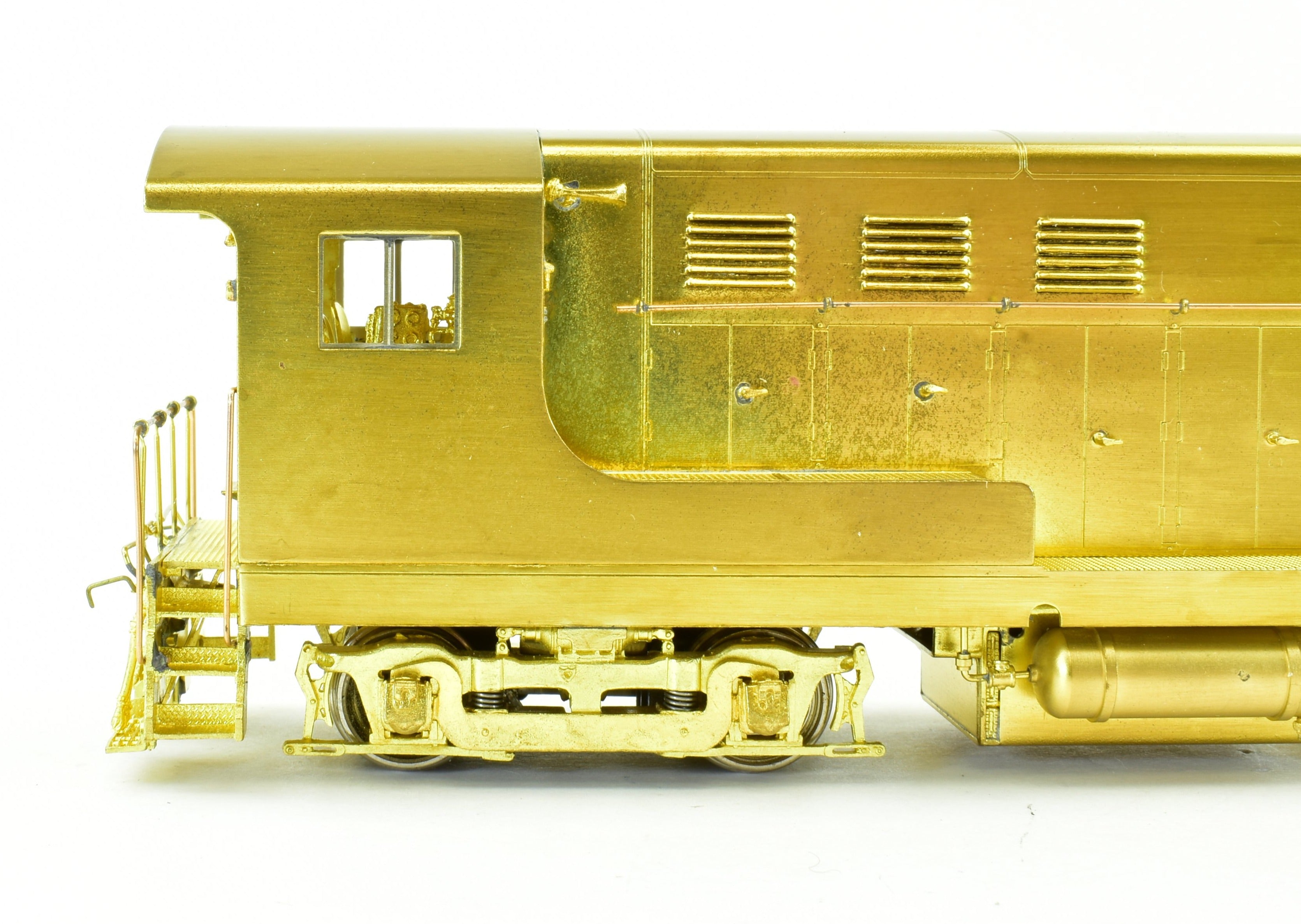 HO Scale Brass Model Train - Overland Models Inc. ATSF/NYC - Santa Fe/New York Central Fairbanks Morse FM H - 12 - 44 Locomotive with Cab Overhang
