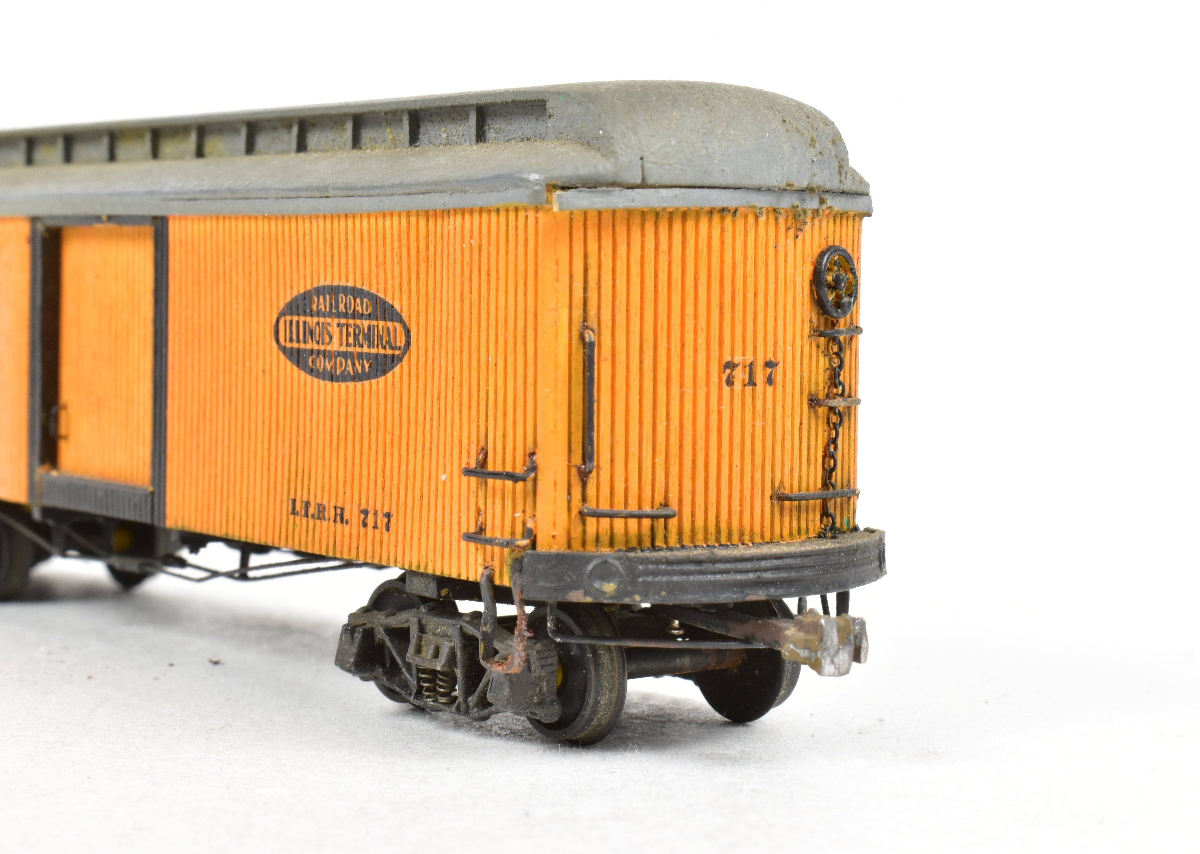 HO Scale La Belle Woodworking Illinois Terminal System Freight/Baggage Trailer Model Kit, Built and Painted, #717