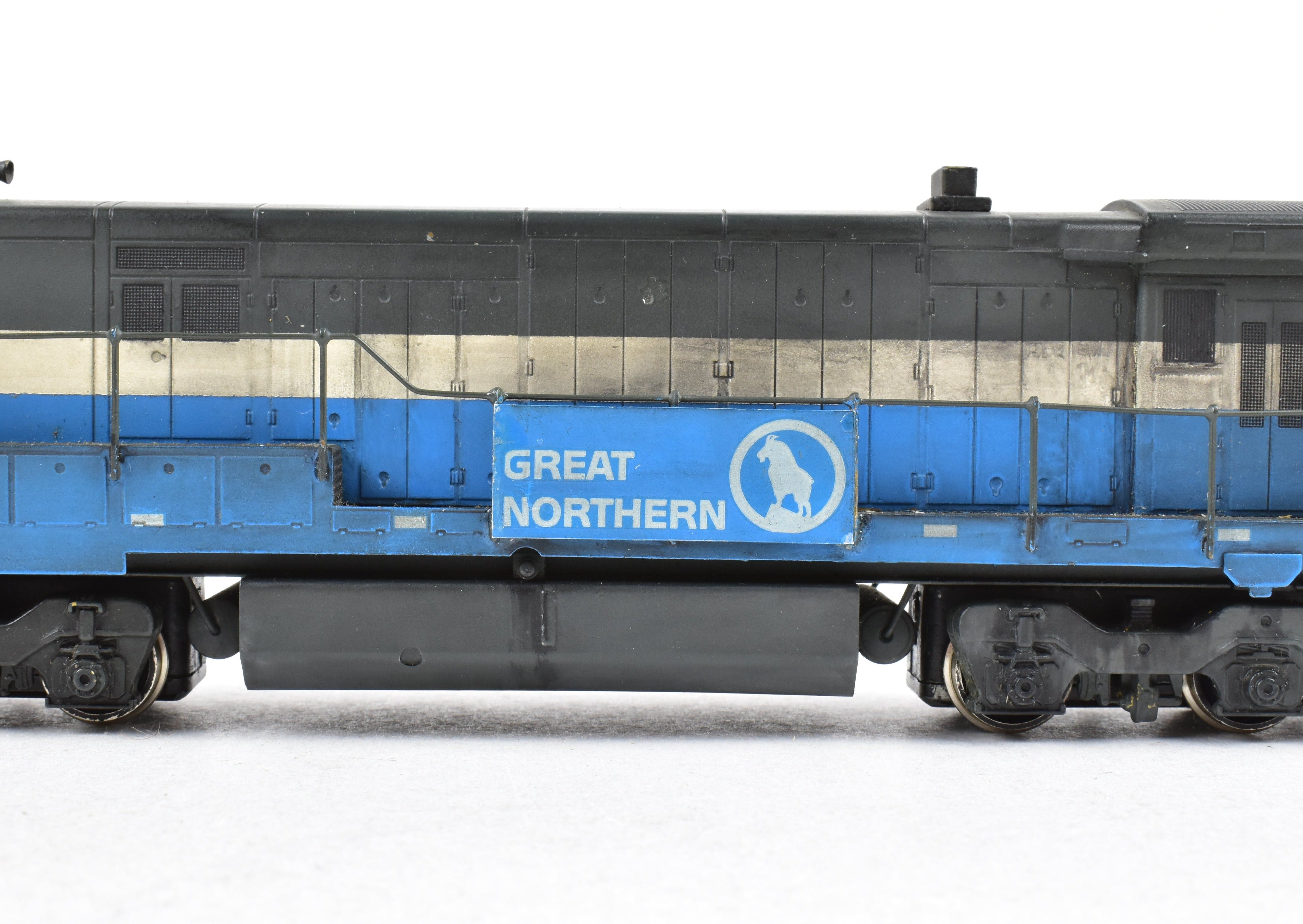 HO Scale Brass ALCO Model - Great Northern General Electric U - 33C Diesel Locomotive, CP No. 2533