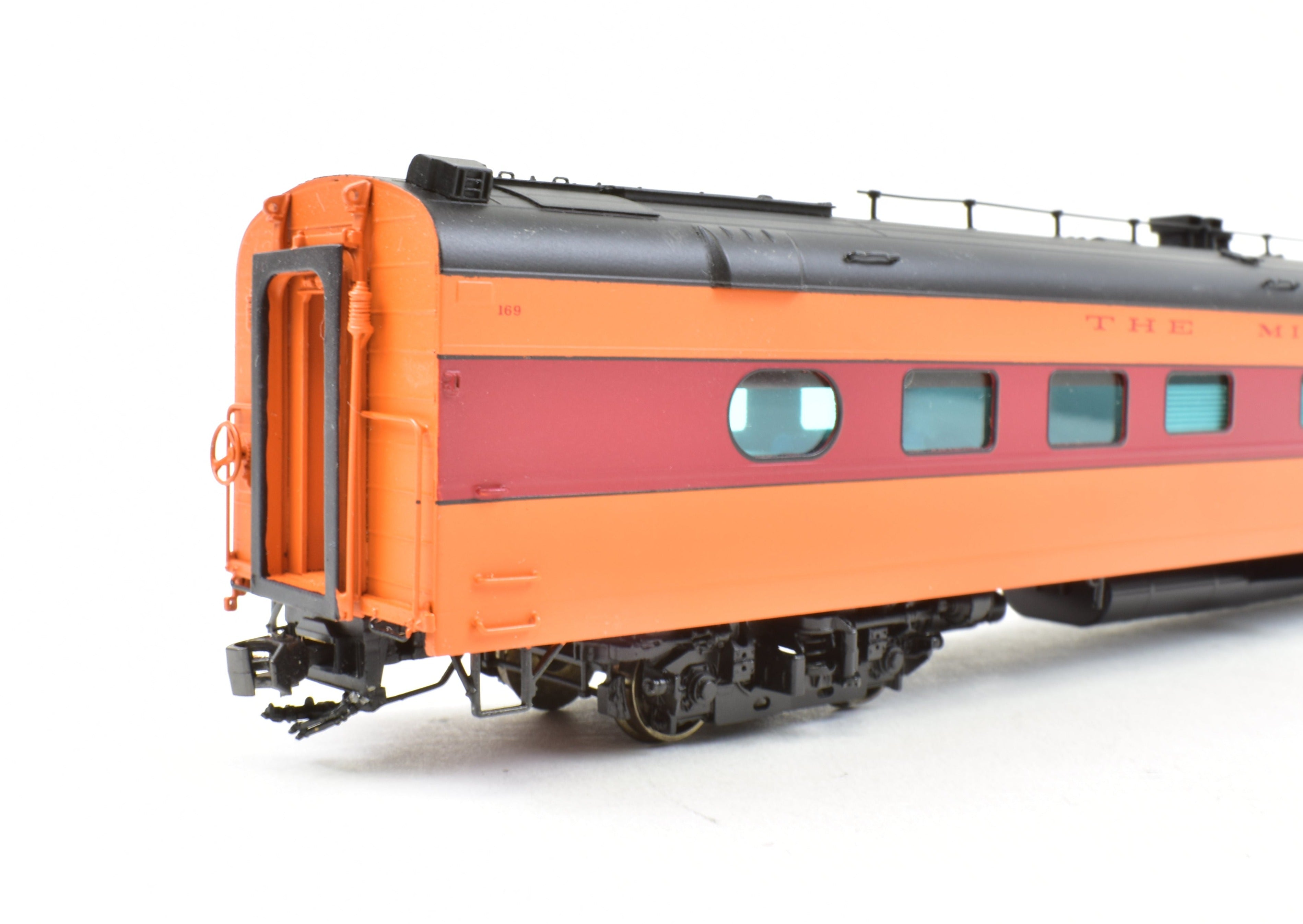 HO Scale Brass Railway Classics Milwaukee Road (MILW) Diner Lounge Model, Factory Painted with Road Number 169