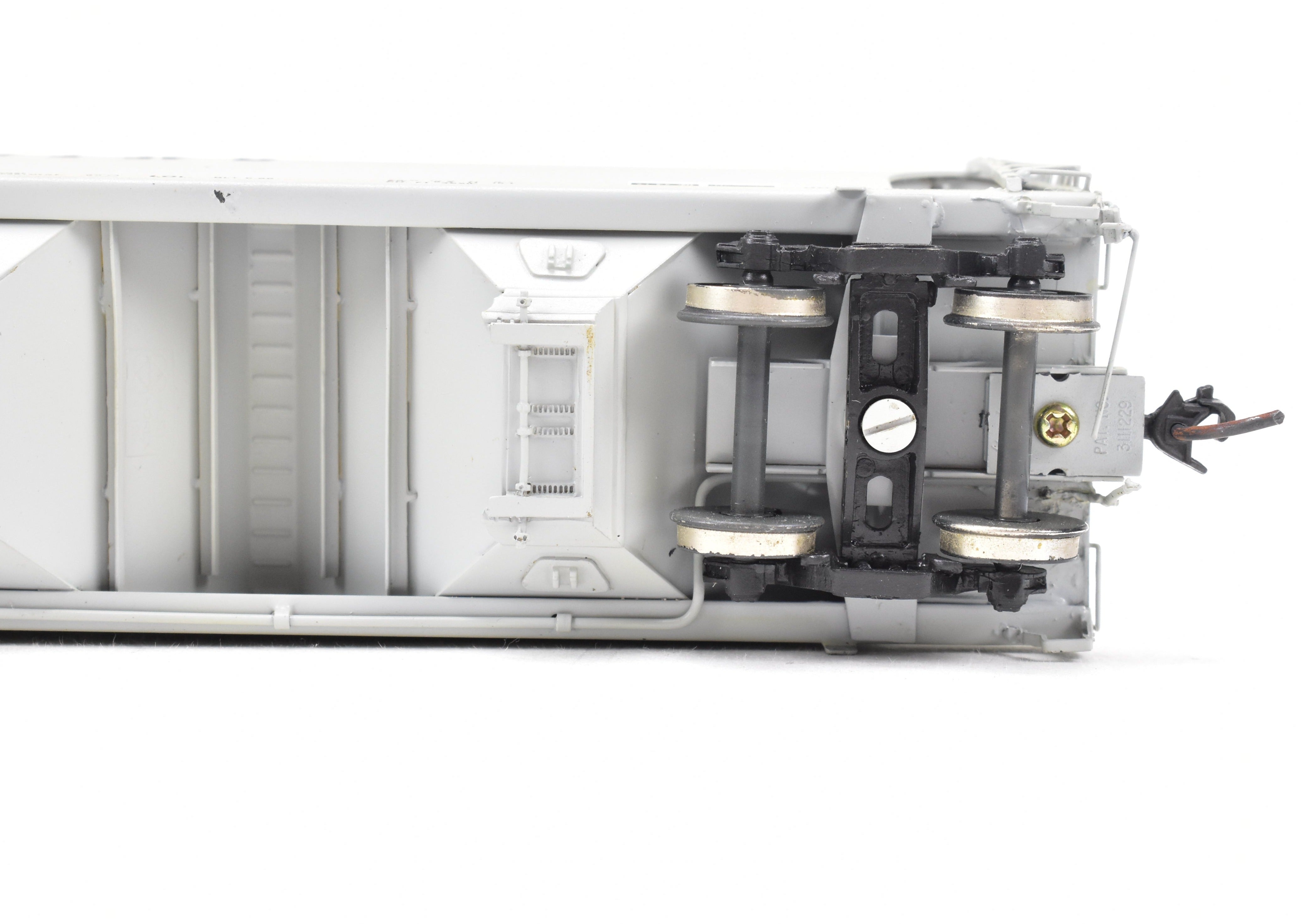 HO Scale Brass Model Train - Overland Models, Inc. (OMI) Reading RDG ACF 3 - Bay Centerflow 4650 Covered Hopper with 3 Long Hatches, CP No. 79923