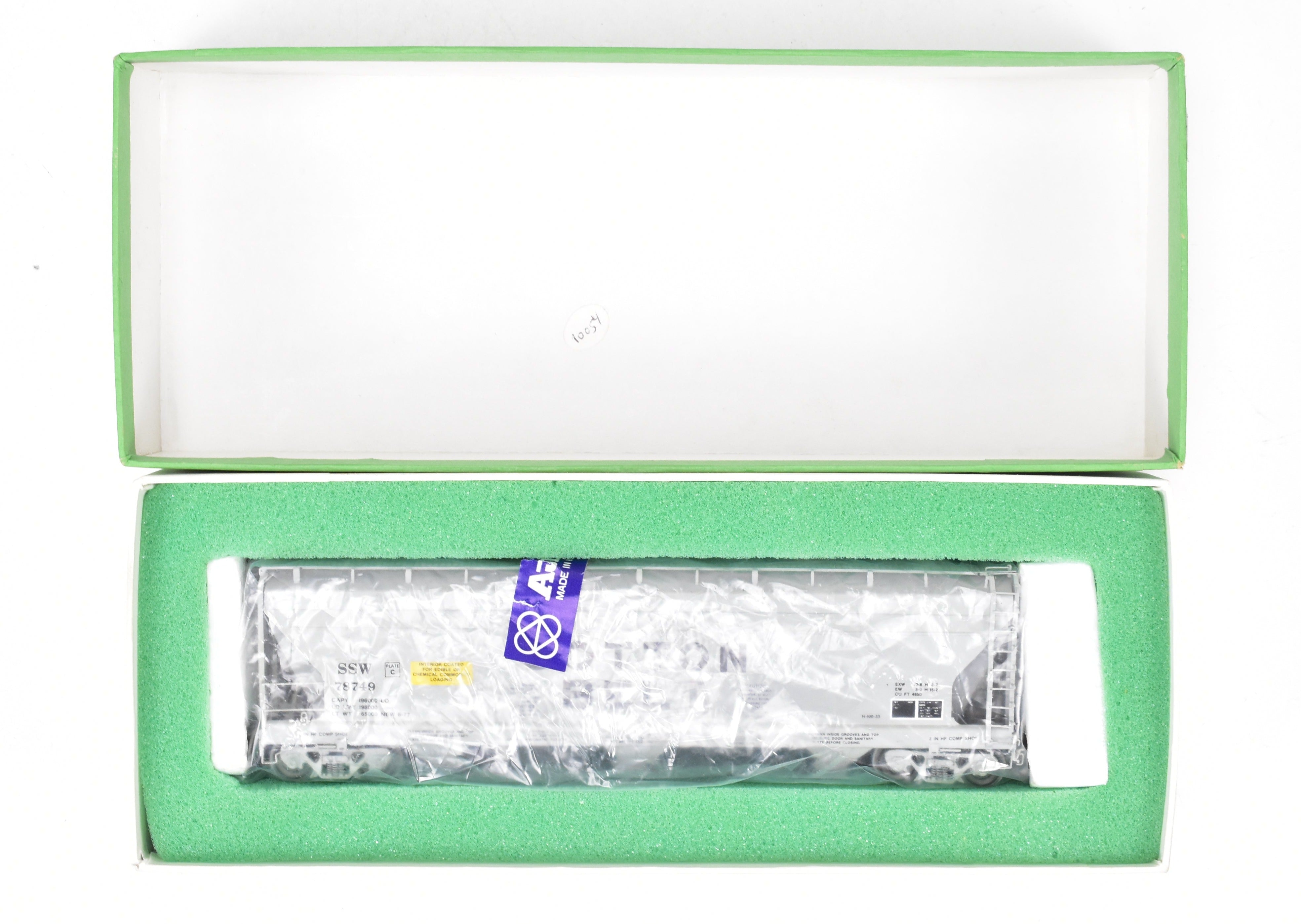 HO Scale Brass Model Train - Overland Models, Inc. (OMI) SSW - Cotton Belt ACF 3 - Bay Centerflow 4650 Covered Hopper with 6 Round Hatches, Car Number CP 78749