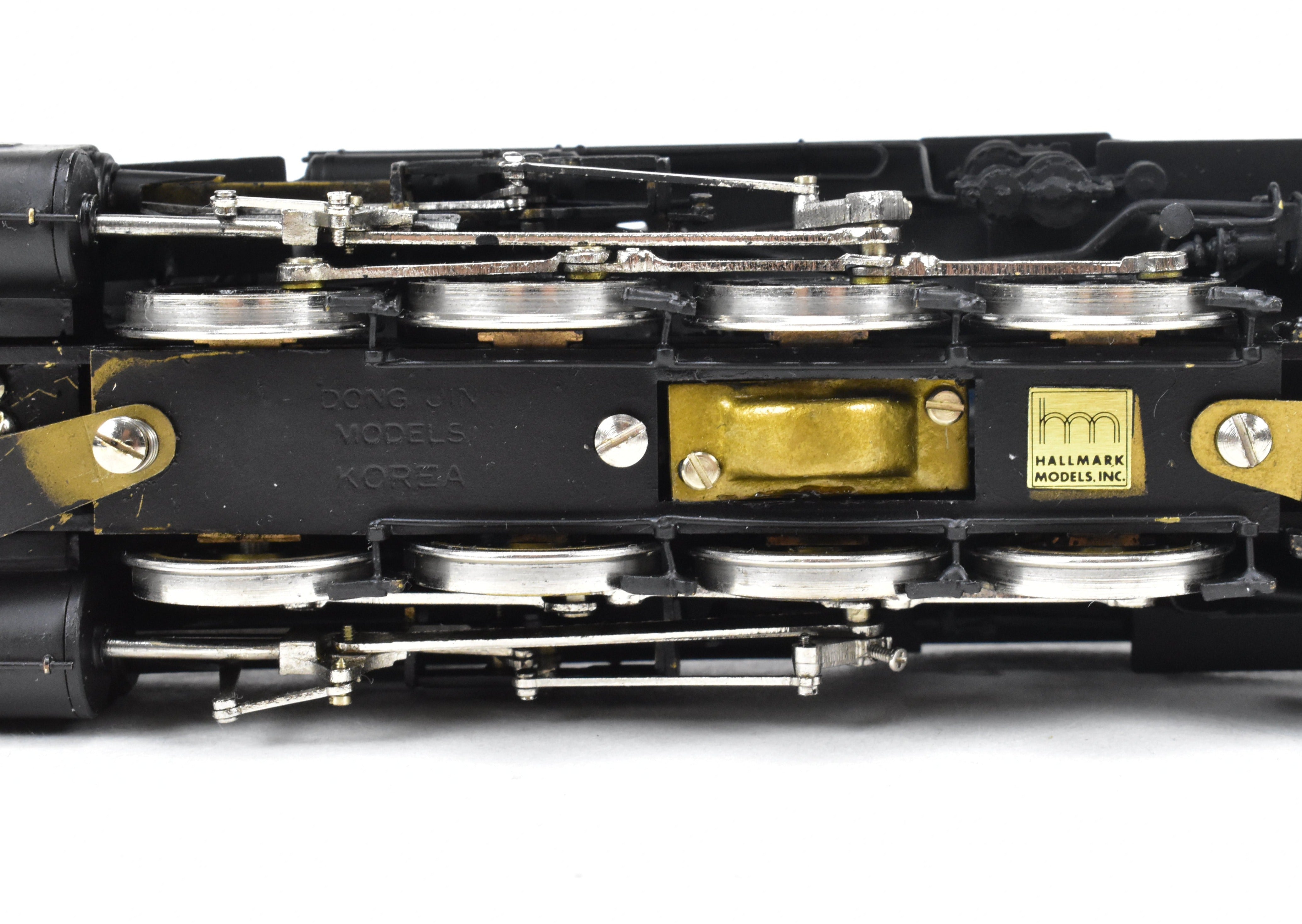 HO Scale Brass Model Train - Hallmark Models ATSF - Santa Fe 3129 Class 2-8-2 Consolidation Locomotive with Pre - installed Digitrax DCC System