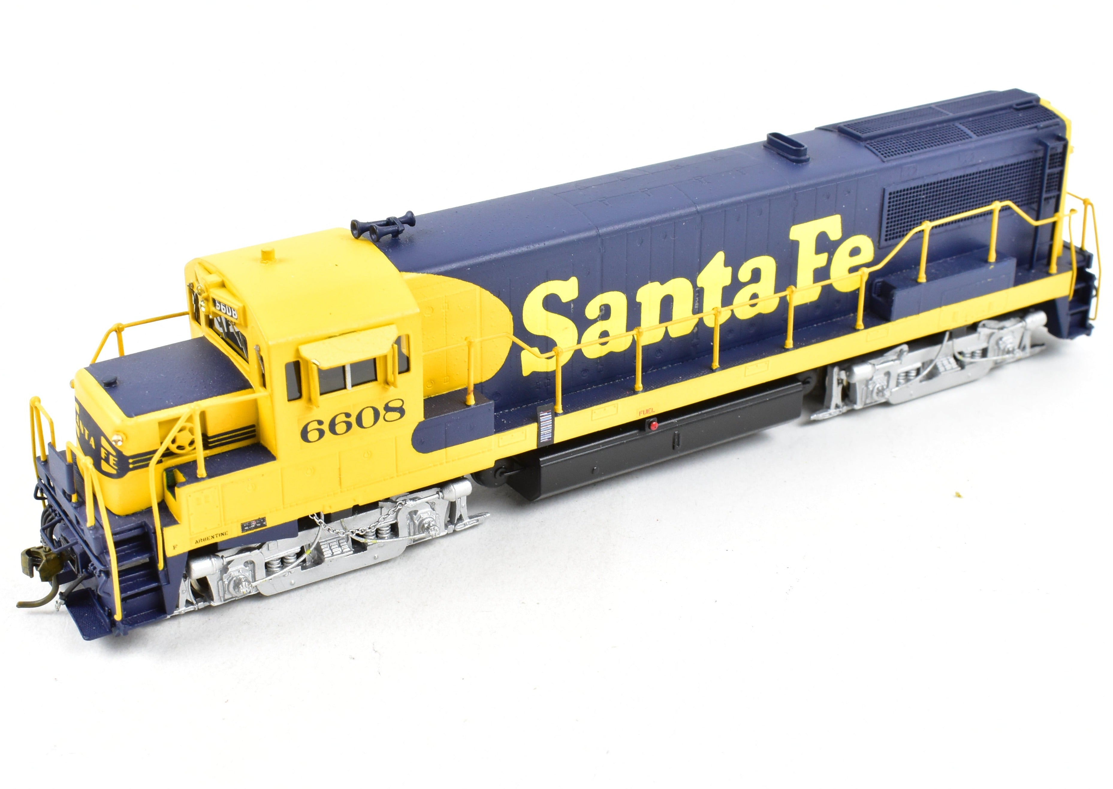 HO Scale Brass Model of Oriental Limited ATSF - Santa Fe GE U25B with 2500 HP Low Hood and Early Pro Painted Finish
