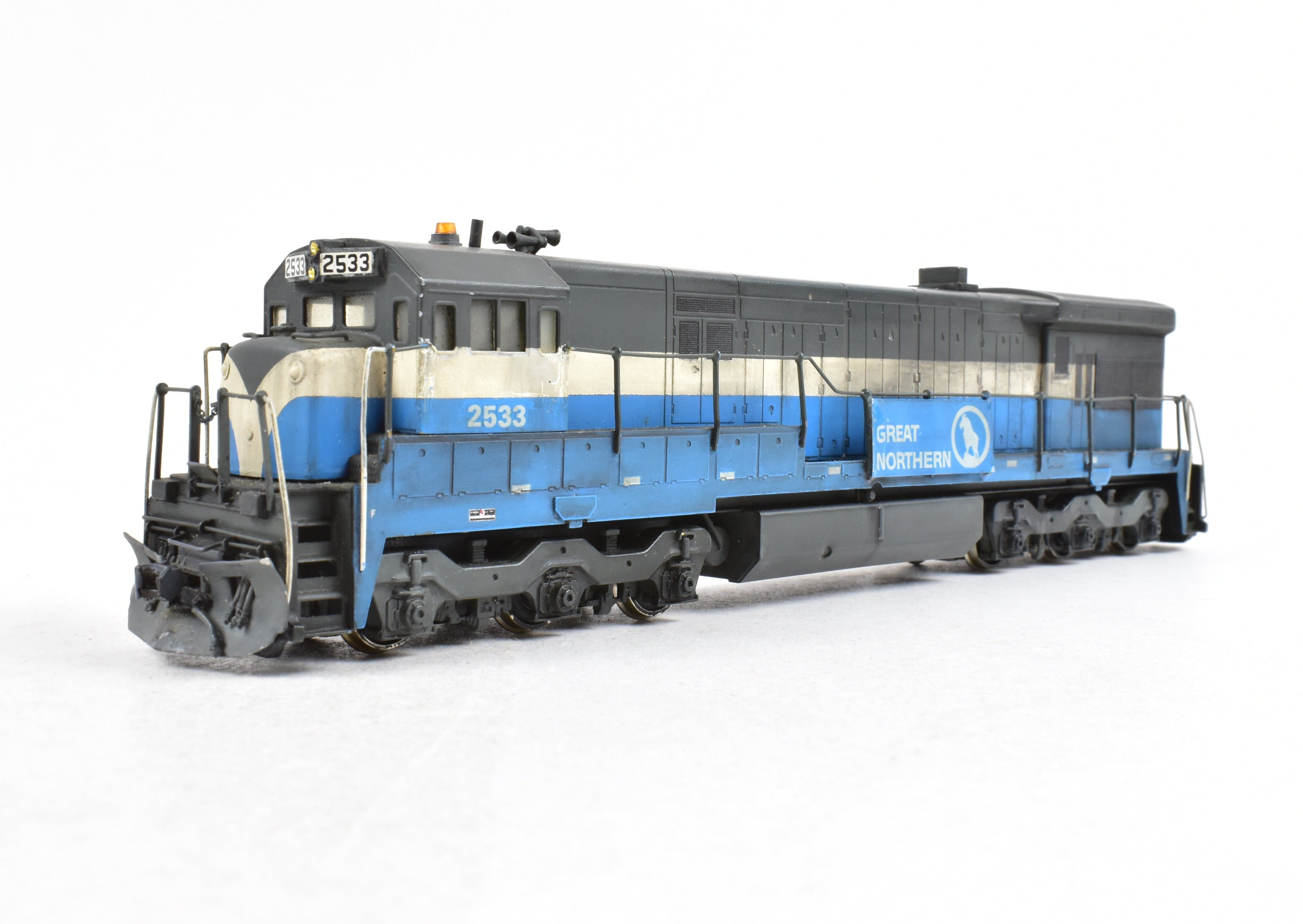 HO Scale Brass ALCO Model - Great Northern General Electric U - 33C Diesel Locomotive, CP No. 2533