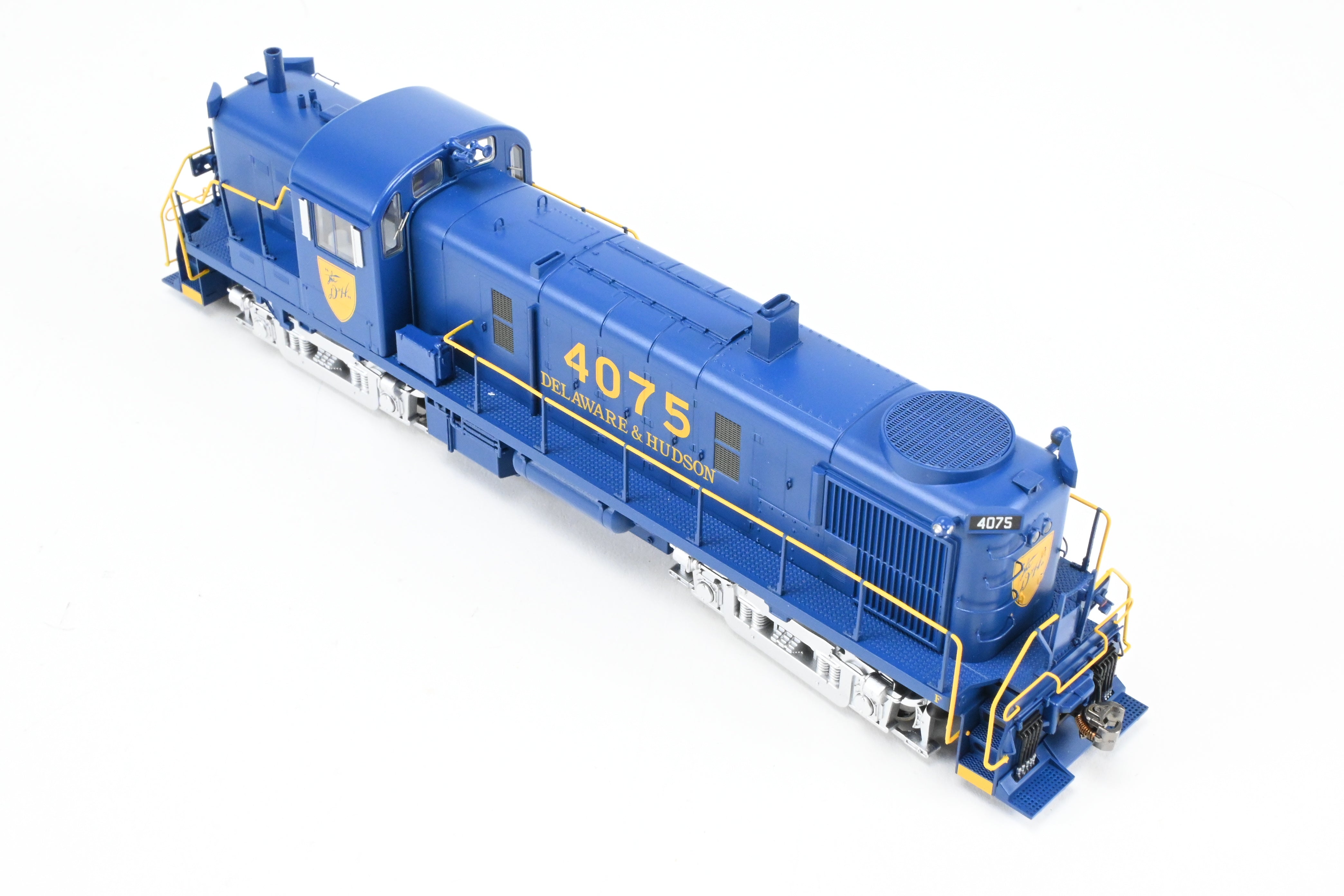 HO Scale Bowser Executive Line Delaware & Hudson Alco RS - 3 Model Train with ESU DCC and Sound Function, Factory - Painted in D&H Colors, Road Number 4075