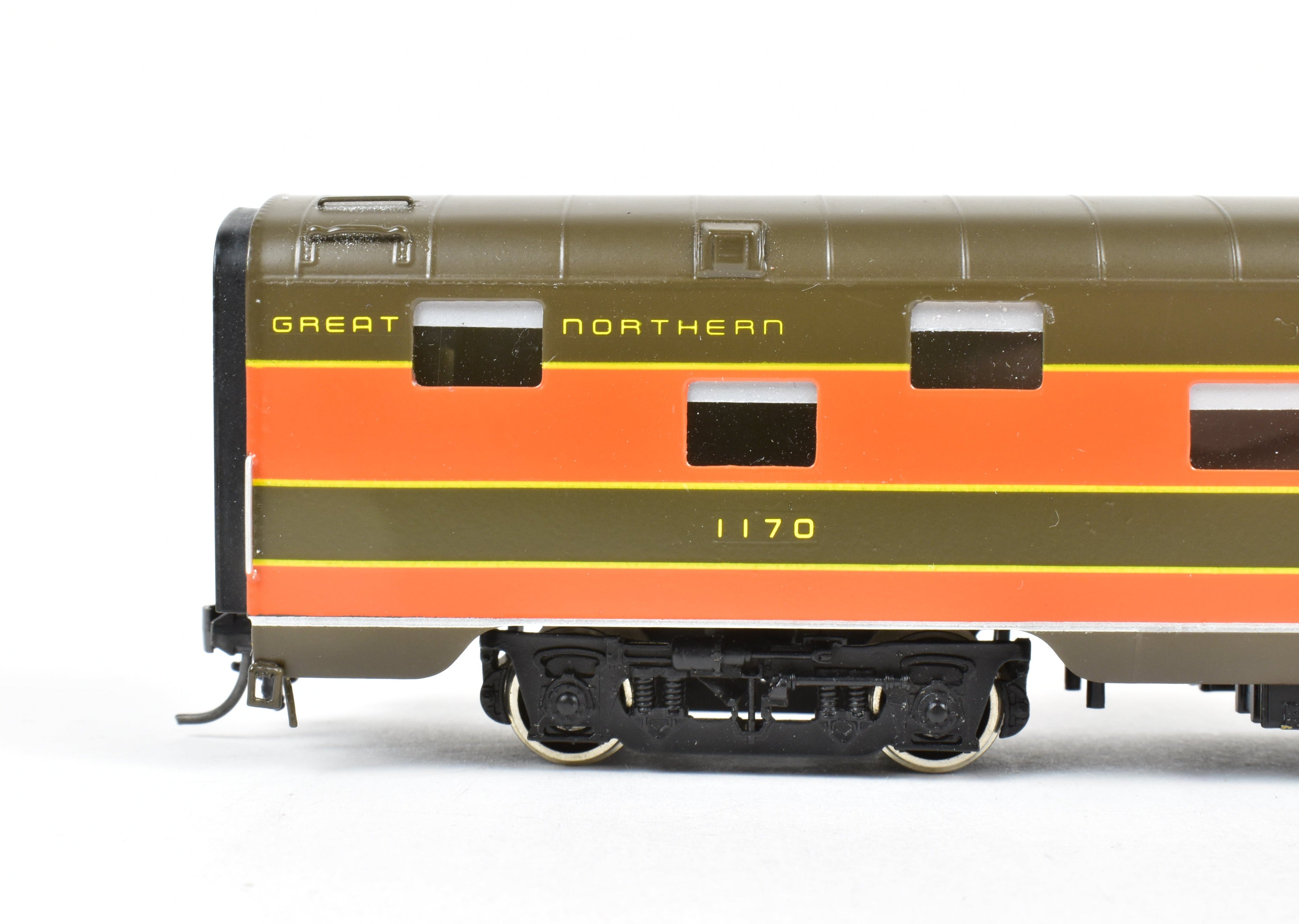 HO Scale Brass Key Imports GN - Great Northern Glacier Series Single Sleeper Car Professionally Painted for Collectors