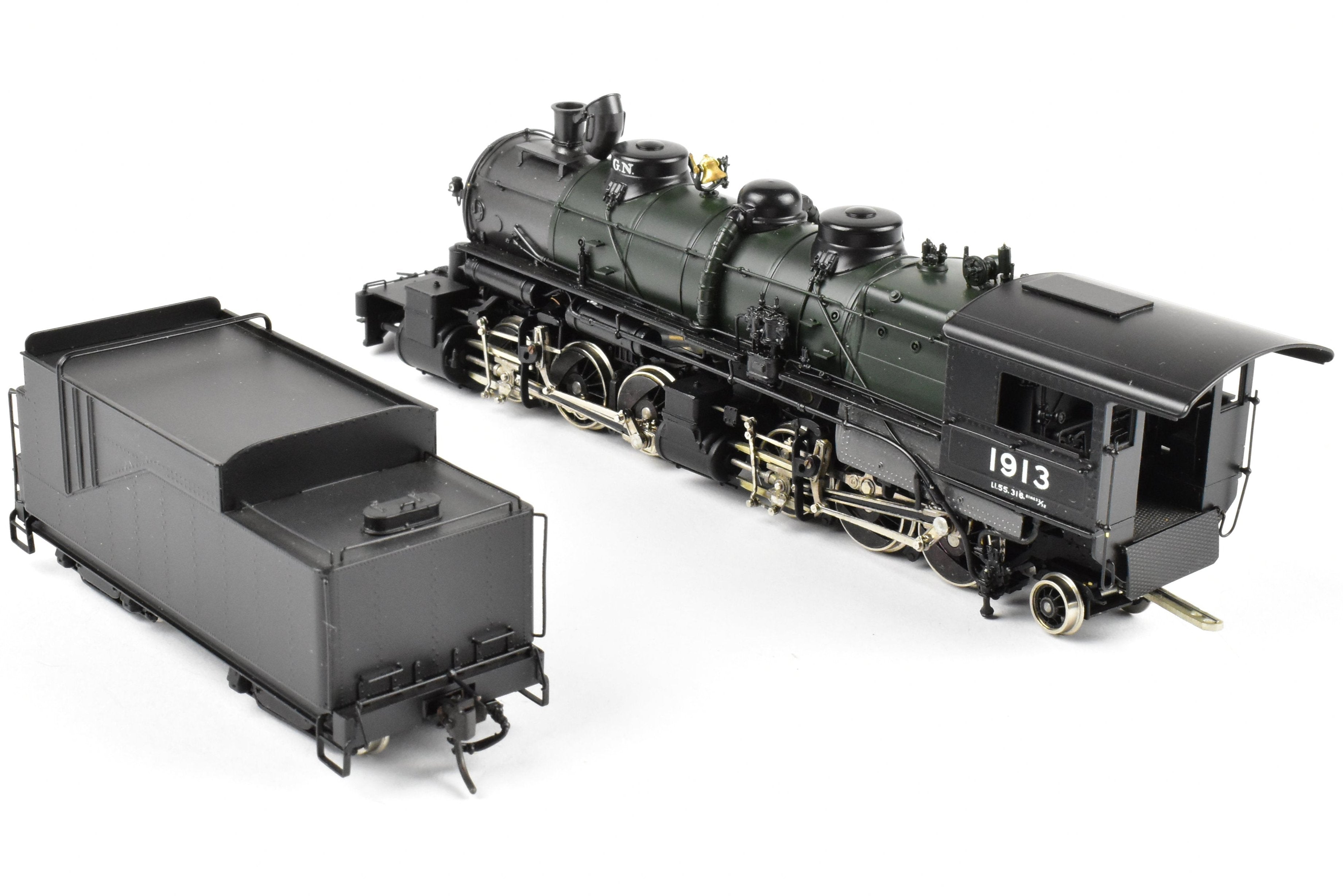 HO Scale Brass Model Train - Tenshodo Great Northern 2-6-6-2 Class L-1 Factory Painted Locomotive #1913 with Crown Design