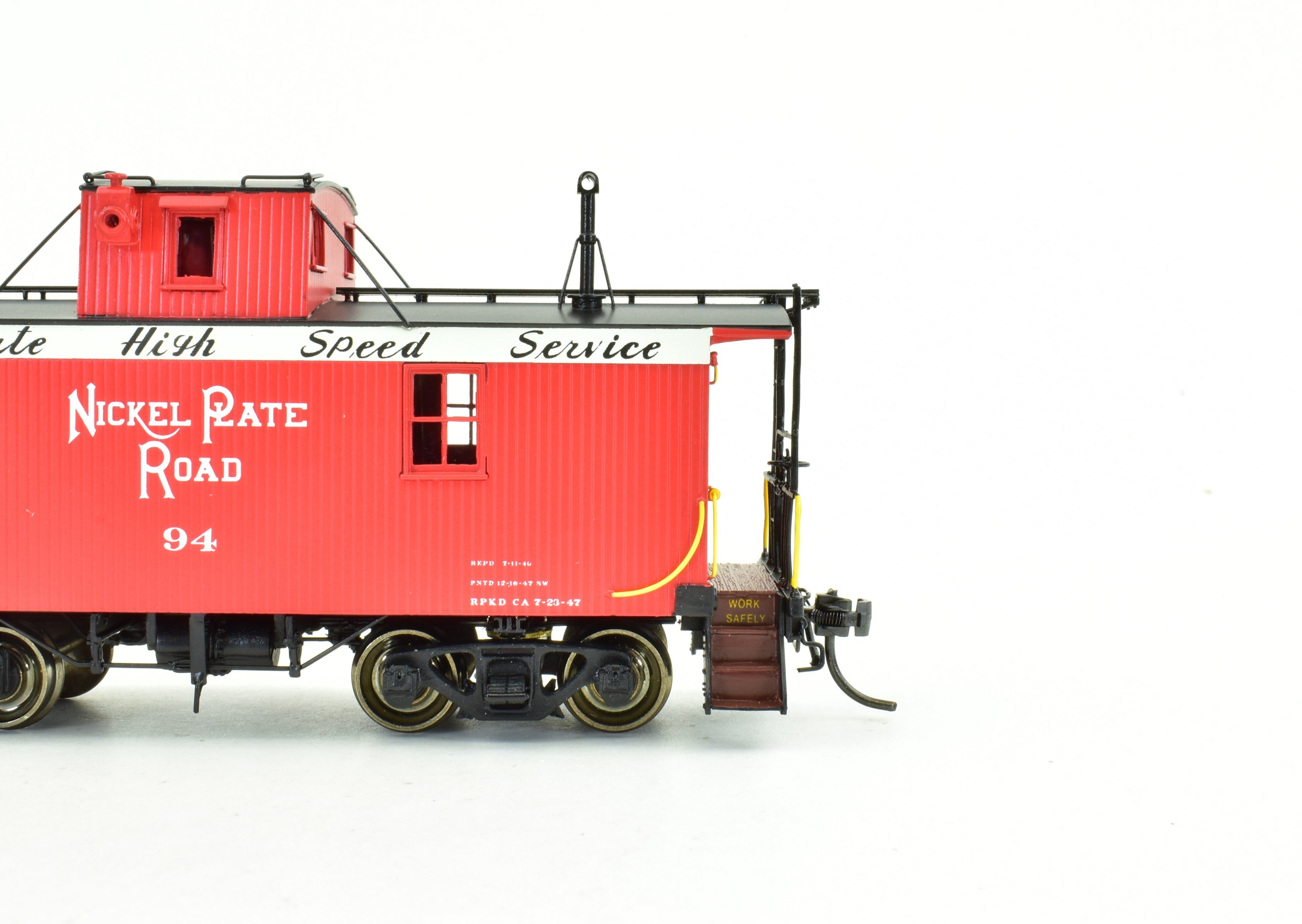 HO Scale Brass Division Point NYC & St.L - Nickel Plate Road LE&W 26-Foot Wood Caboose Factory Painted Limited Edition Model