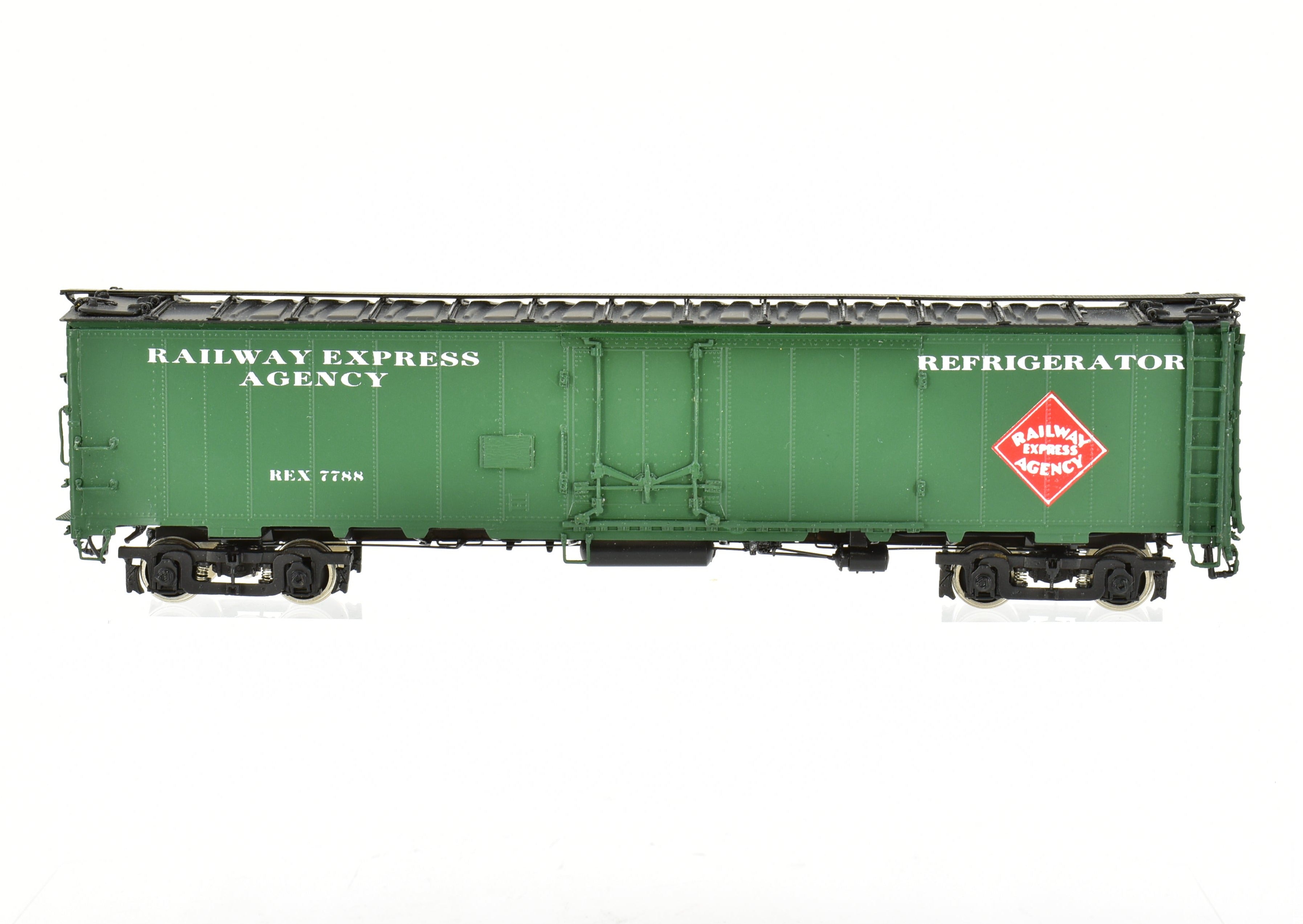 1993 HO Brass Challenger Imports 52' Steel Express Refrigerator Car
