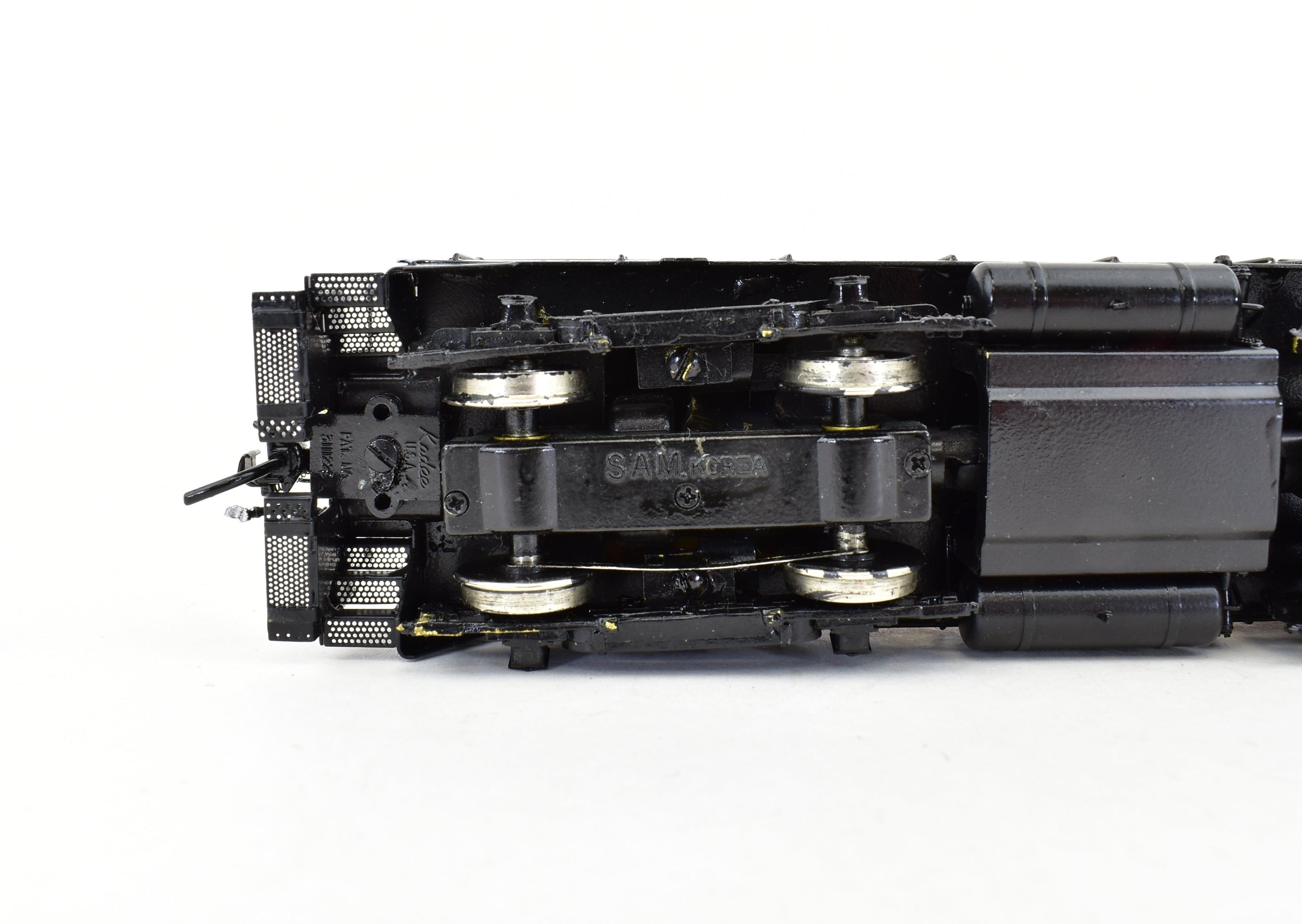 HO Scale Brass Great Northern EMD SW-8 800HP Pro-Painted Switcher by Oriental Limited