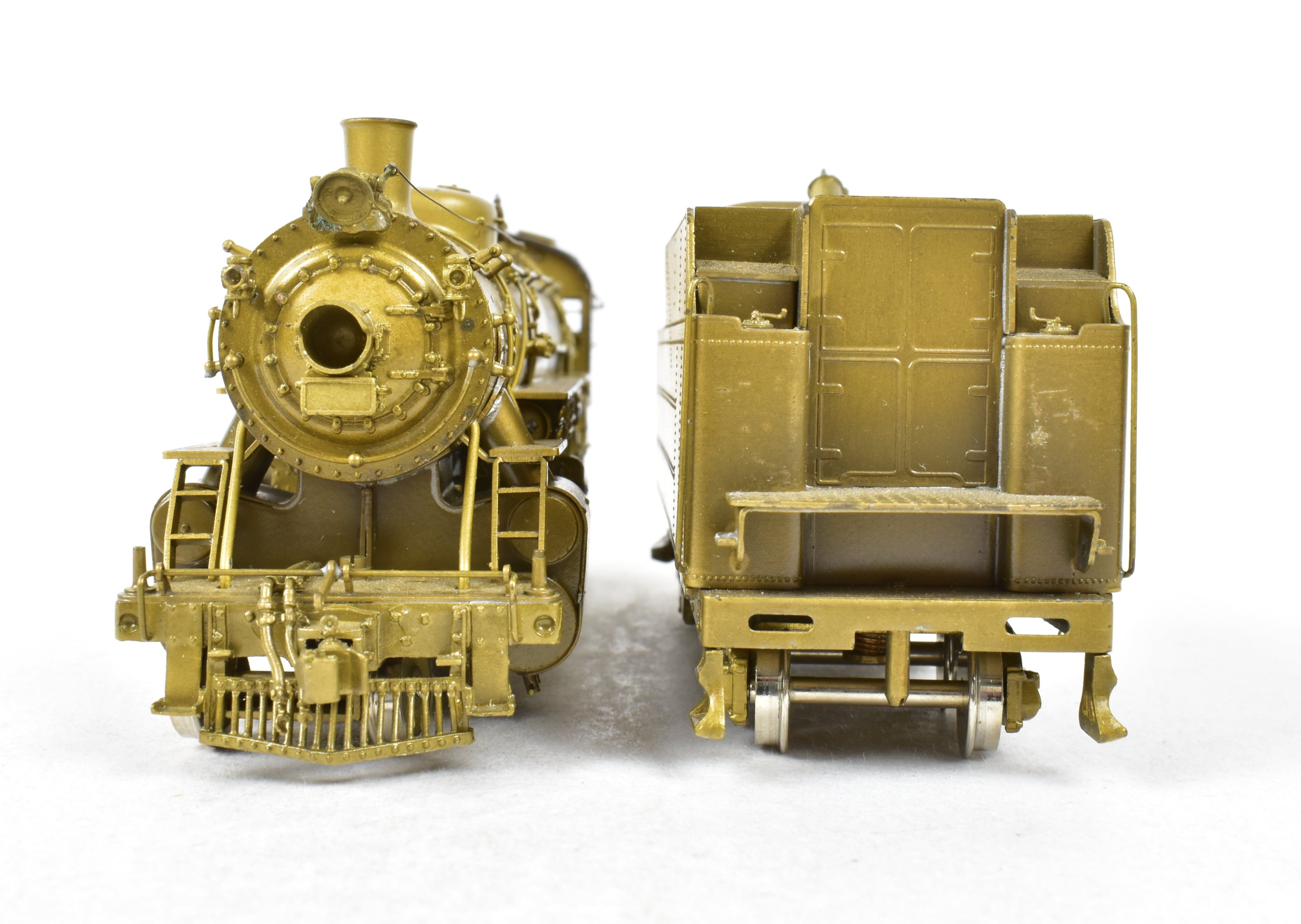 High - Quality HO Scale Brass Pacific Fast Mail (PFM) Model of United States Railway Administration (USRA) 2 - 8 - 2 Light Class Mikado Locomotive from 1977 Hi - Grade Run
