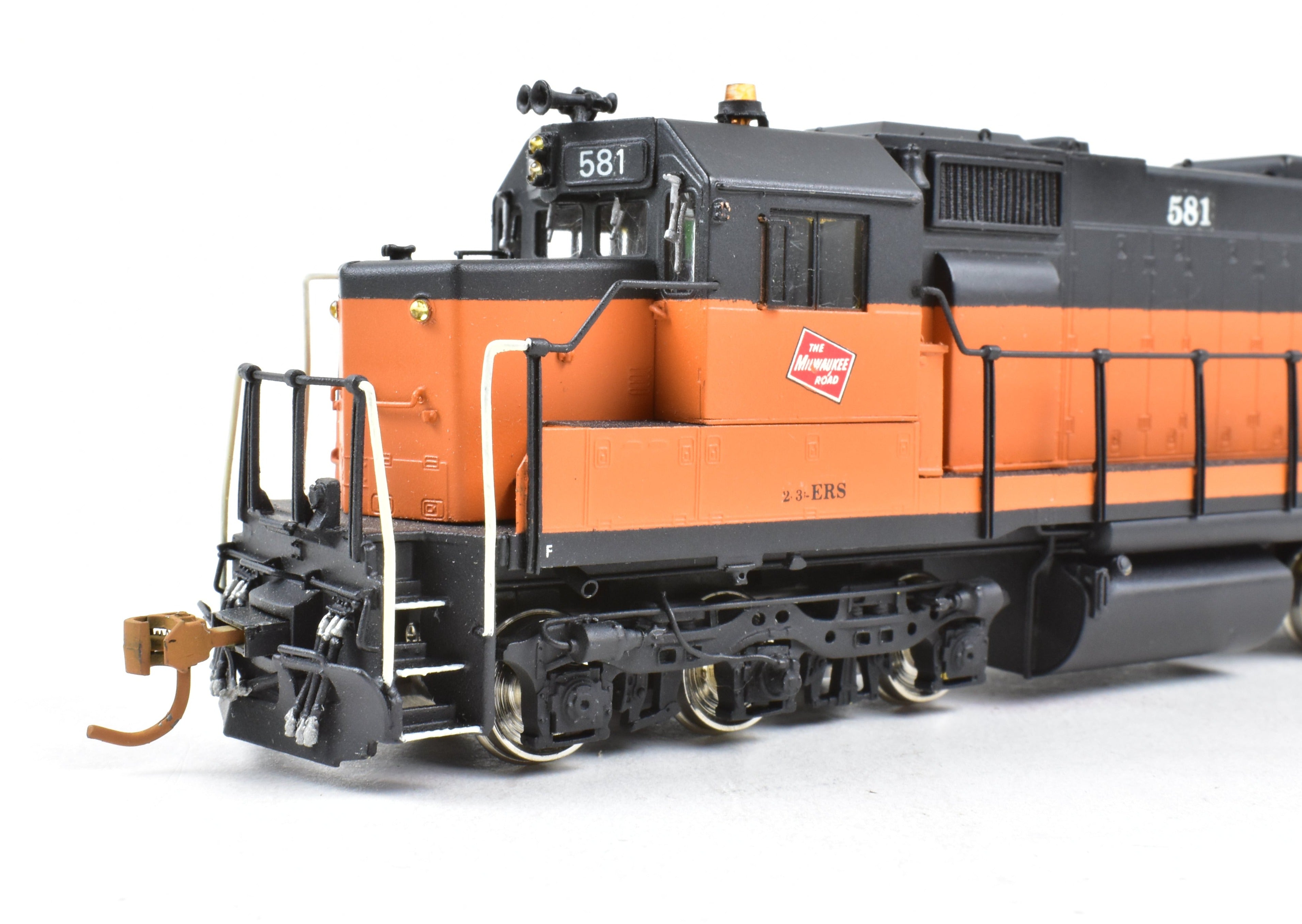 HO Scale Brass OMI MILW - Milwaukee Road EMD SDL39 Custom Painted Locomotive #581