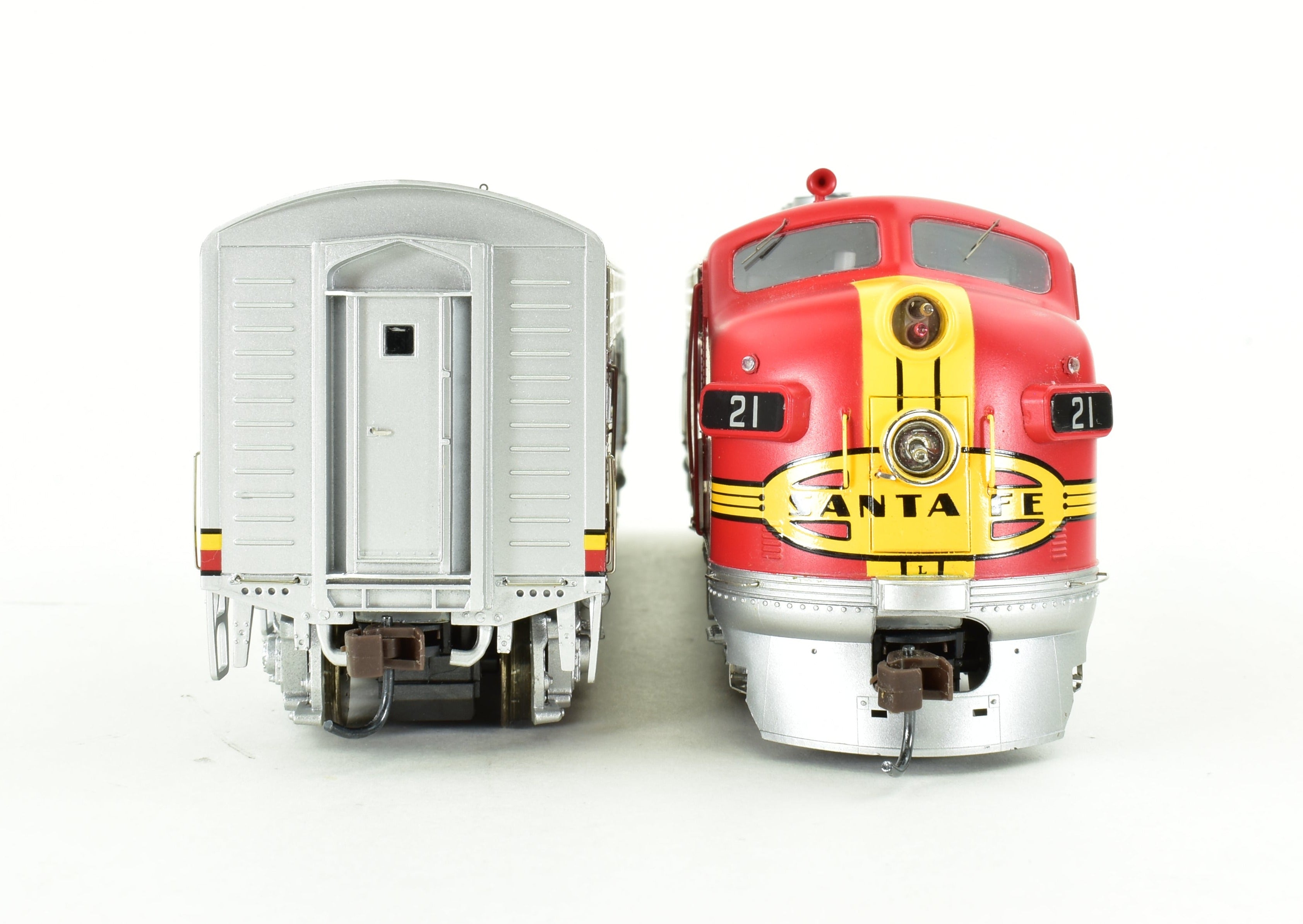 HO Scale Athearn Genesis American Steamship Freight - Santa Fe EMD F3A and F3B Locomotive Set Number 21L and 21A for Model Railroading Enthusiasts