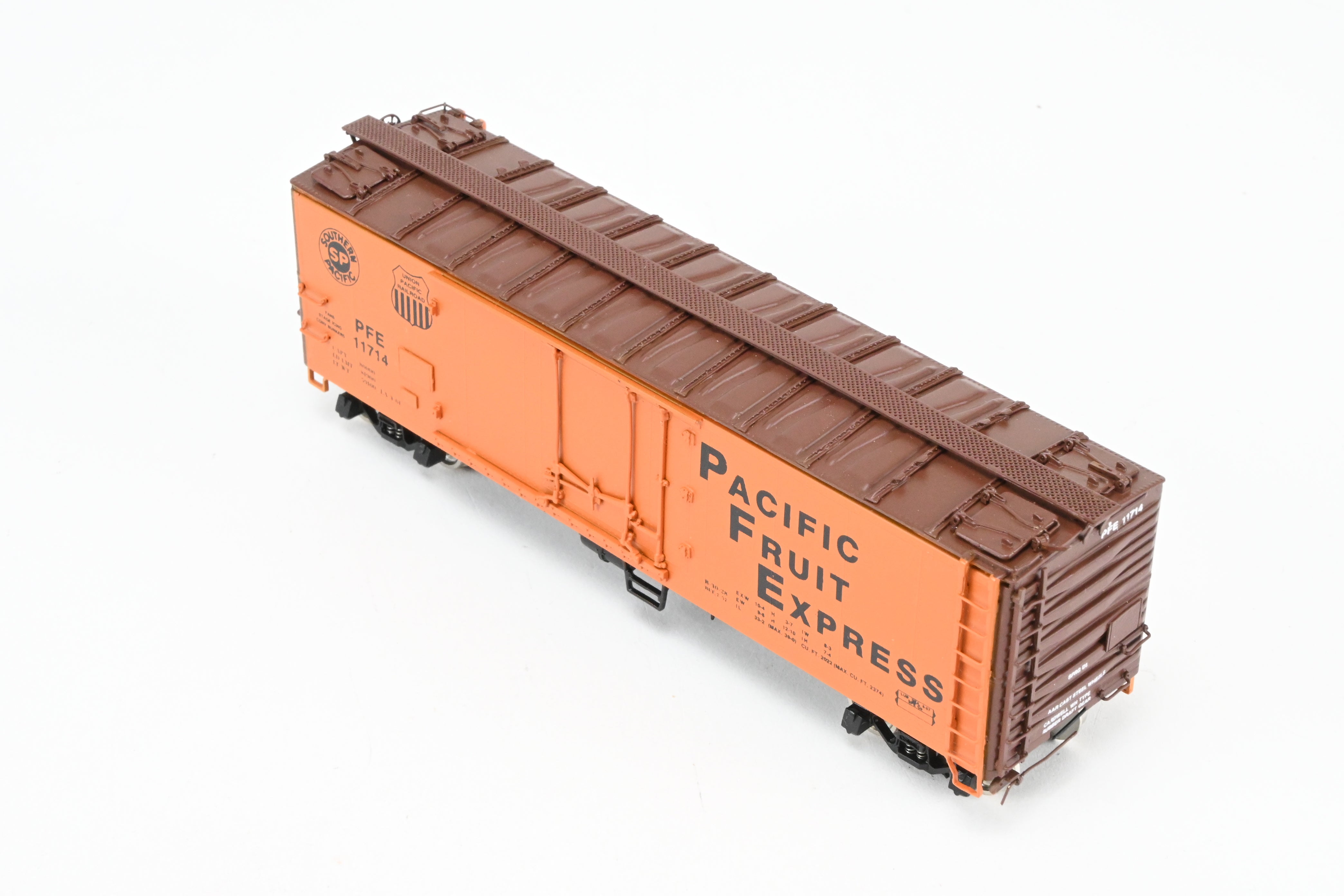 HO Scale Brass CIL Challenger Imports Pacific Fruit Express R - 40 - 28 Ice Refrigerator Car Model, Factory - Finished with Union Pacific and Southern Pacific Insignias, FP #11714