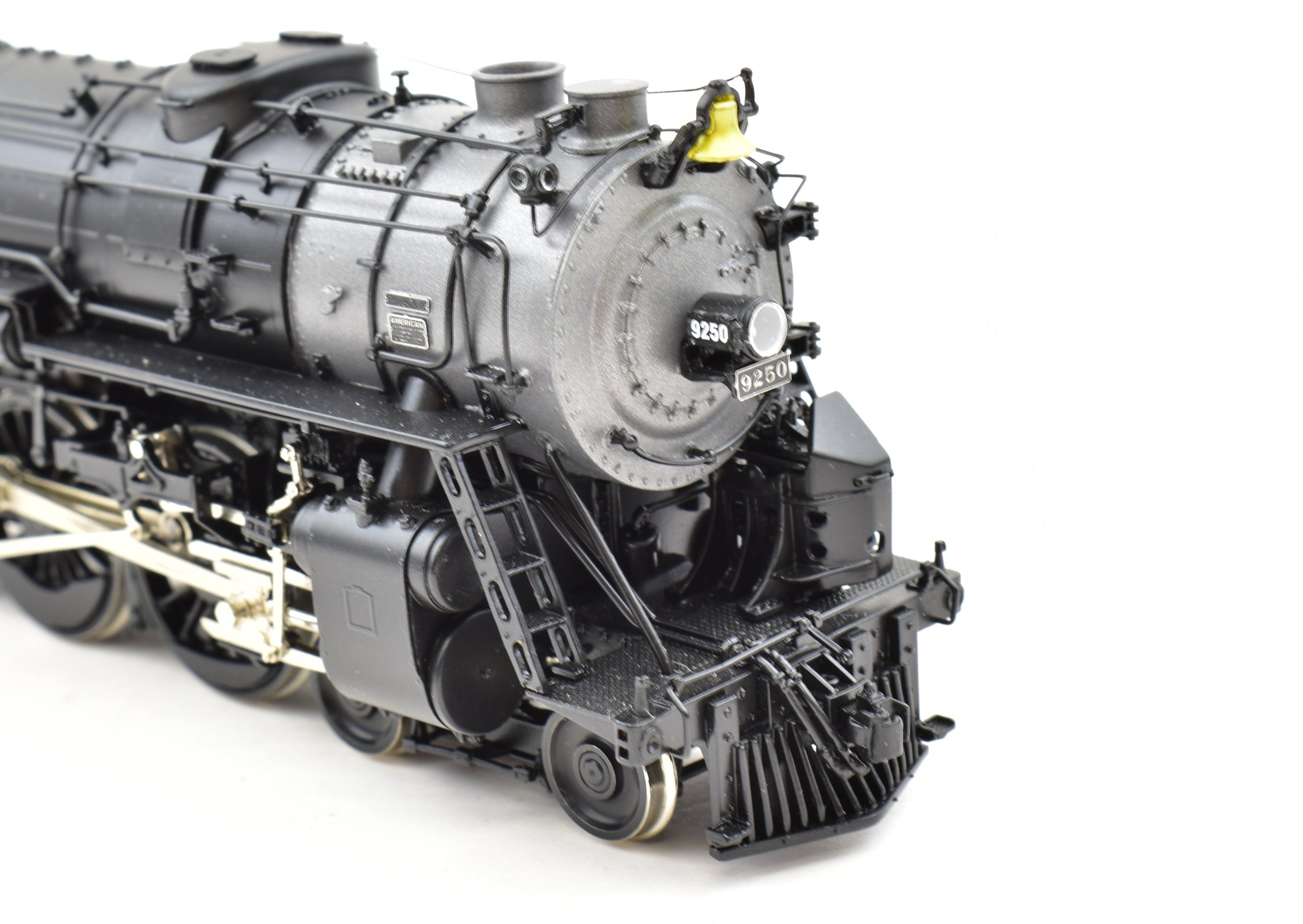 High - Quality HO Scale Brass Conventional Key Imports P&LE - Pittsburgh & Lake Erie K - 6b 4 - 6 - 2 Pacific Steam Locomotive FP #9250 Model