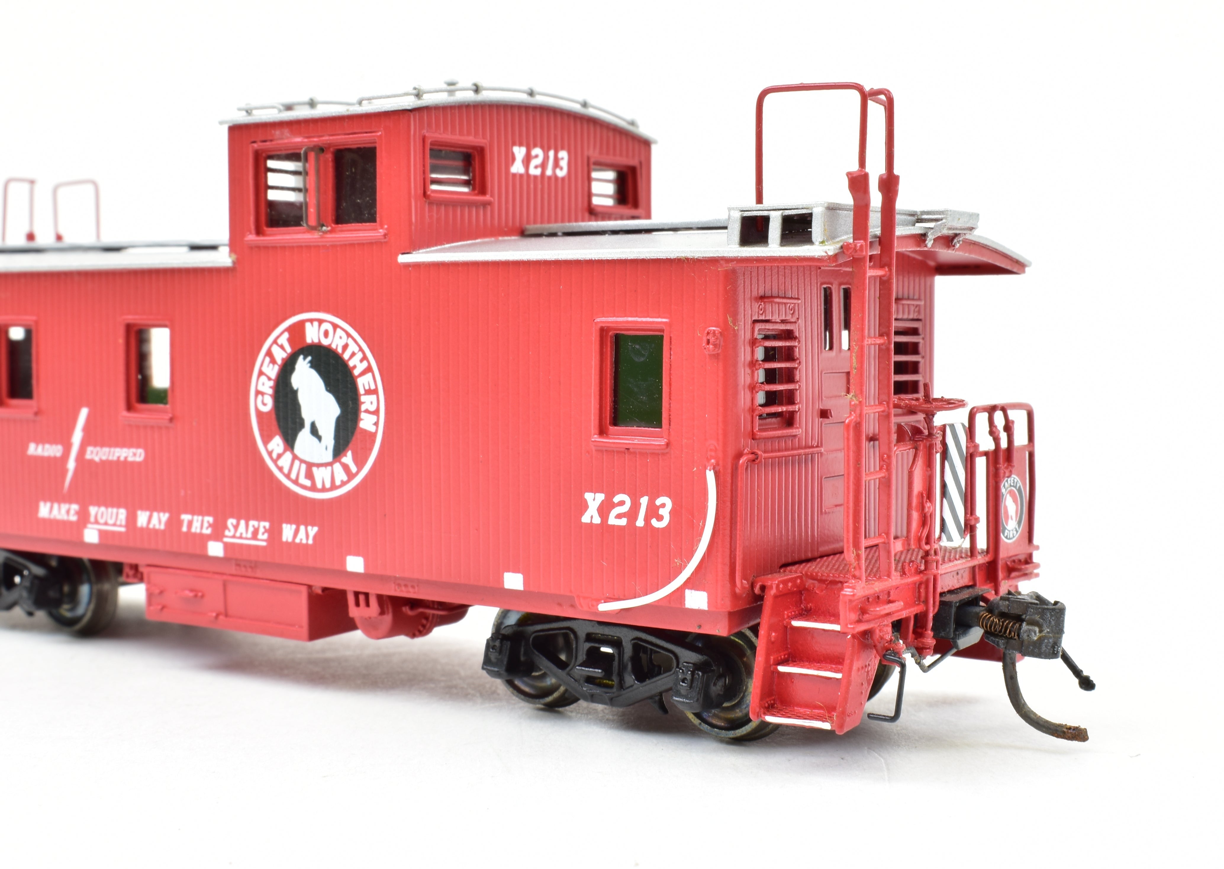 HO Brass OMI Overland Models' Great Northern 30' Factory - Painted Wood Caboose No. X - 213