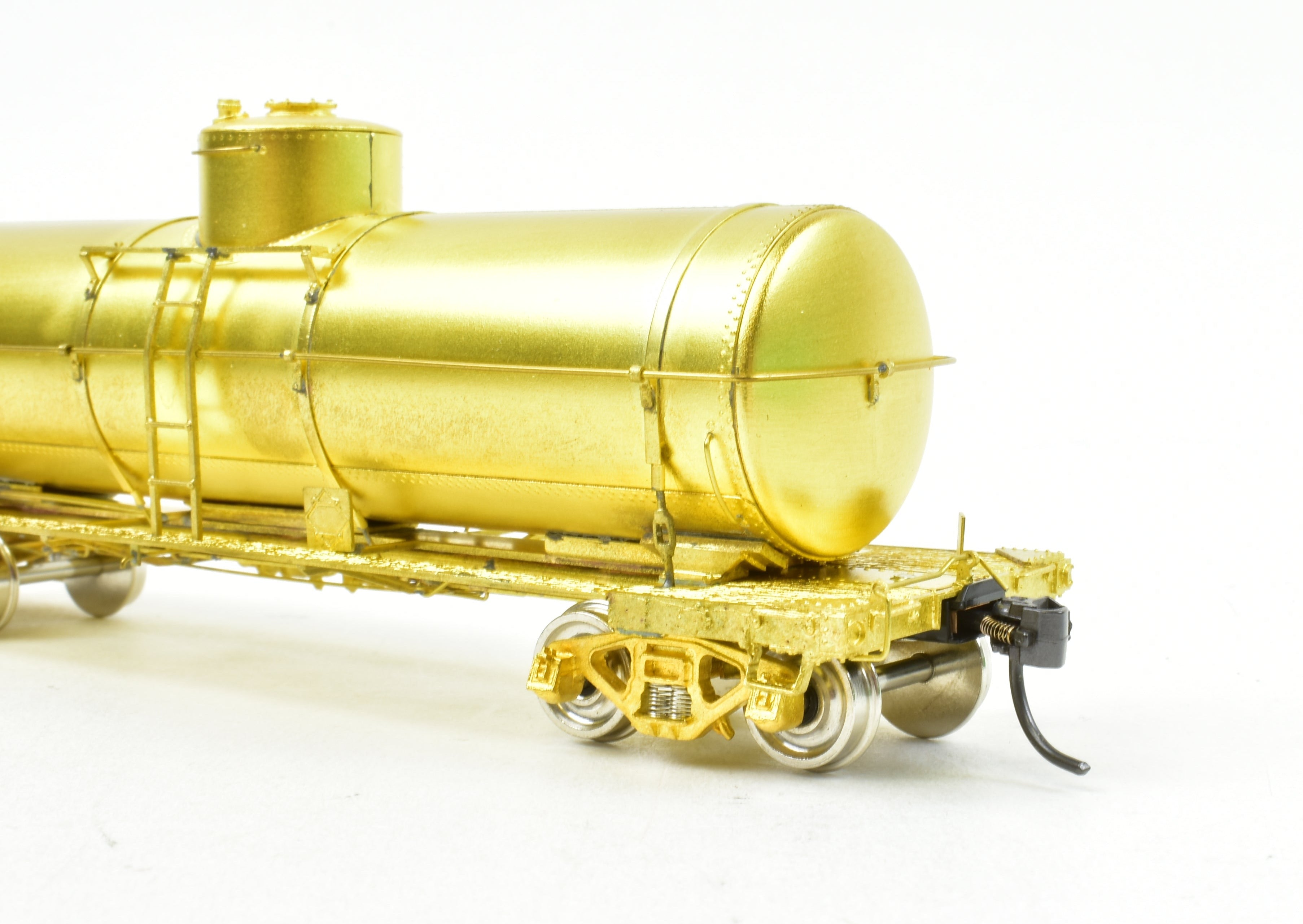 HO Scale Brass OMI - Overland Models, Inc. Various Roads UTLX 10,000 Gallon Tank Car Model for Model Trains Enthusiasts