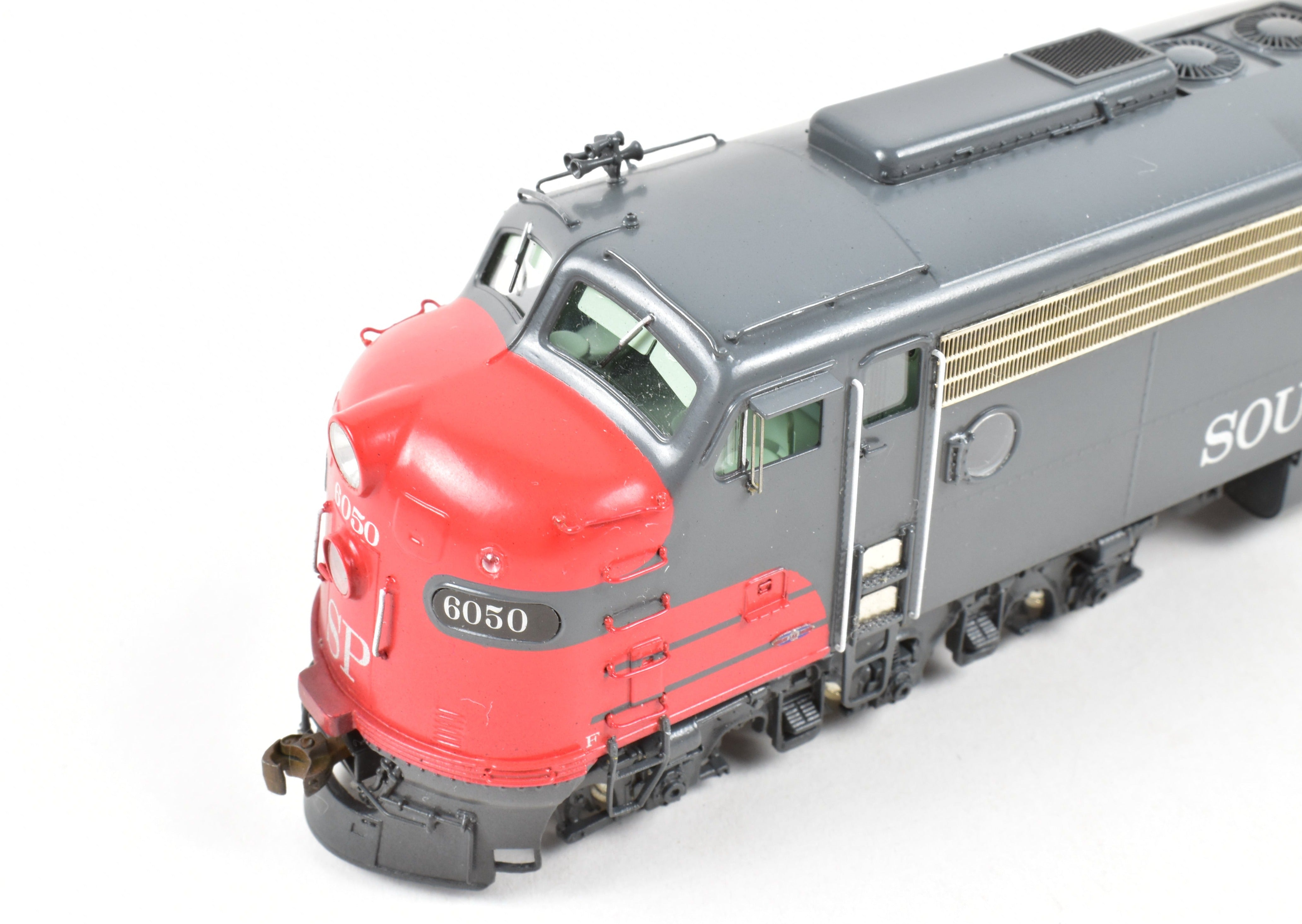 HO Scale Brass Union Terminal Imports (UTI) Southern Pacific EMD E9A FP Locomotive Model No. 6050 with DCC Decoder