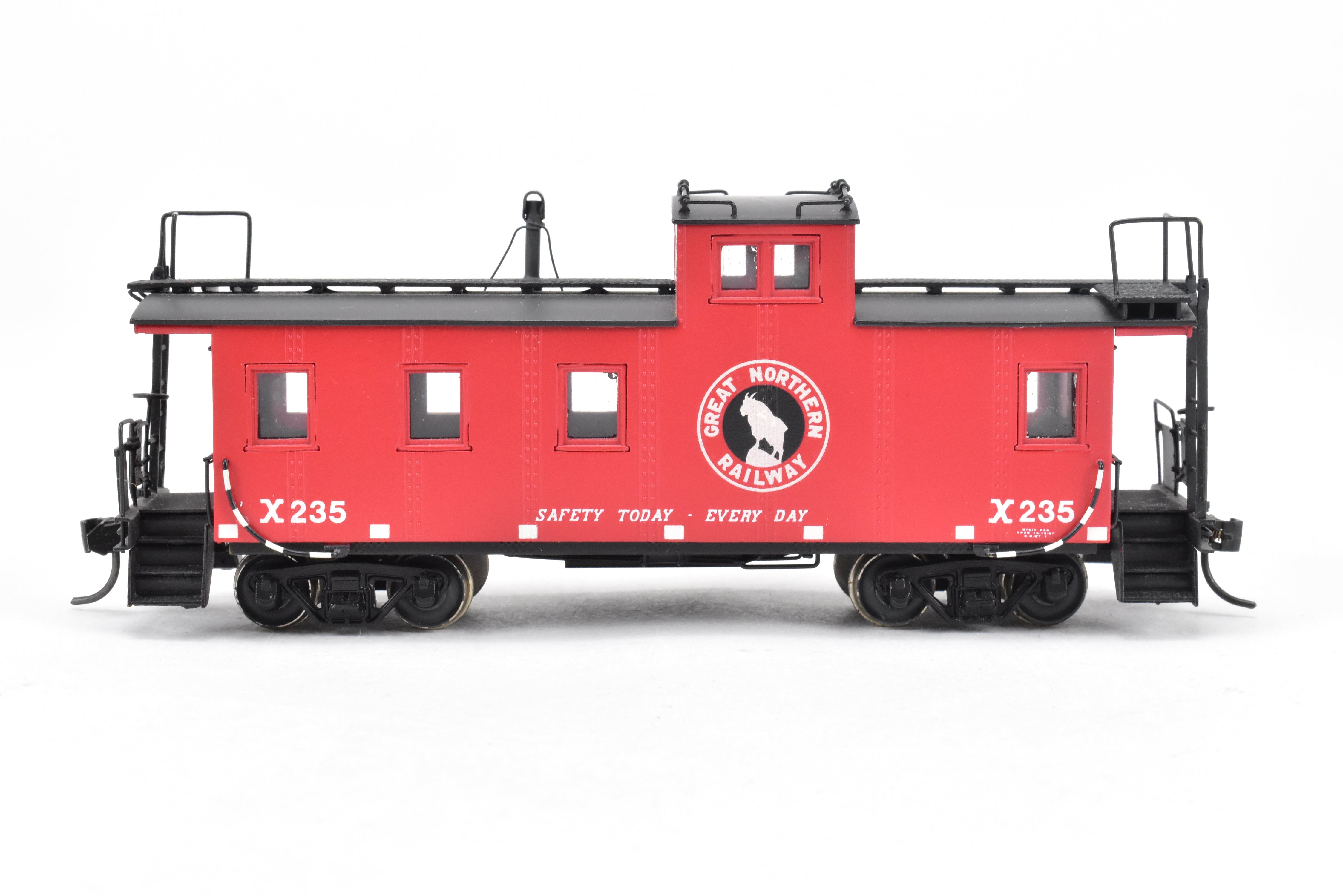HO Brass OMI Great Northern 30' Plywood Sheath Caboose X235 by Overland Models