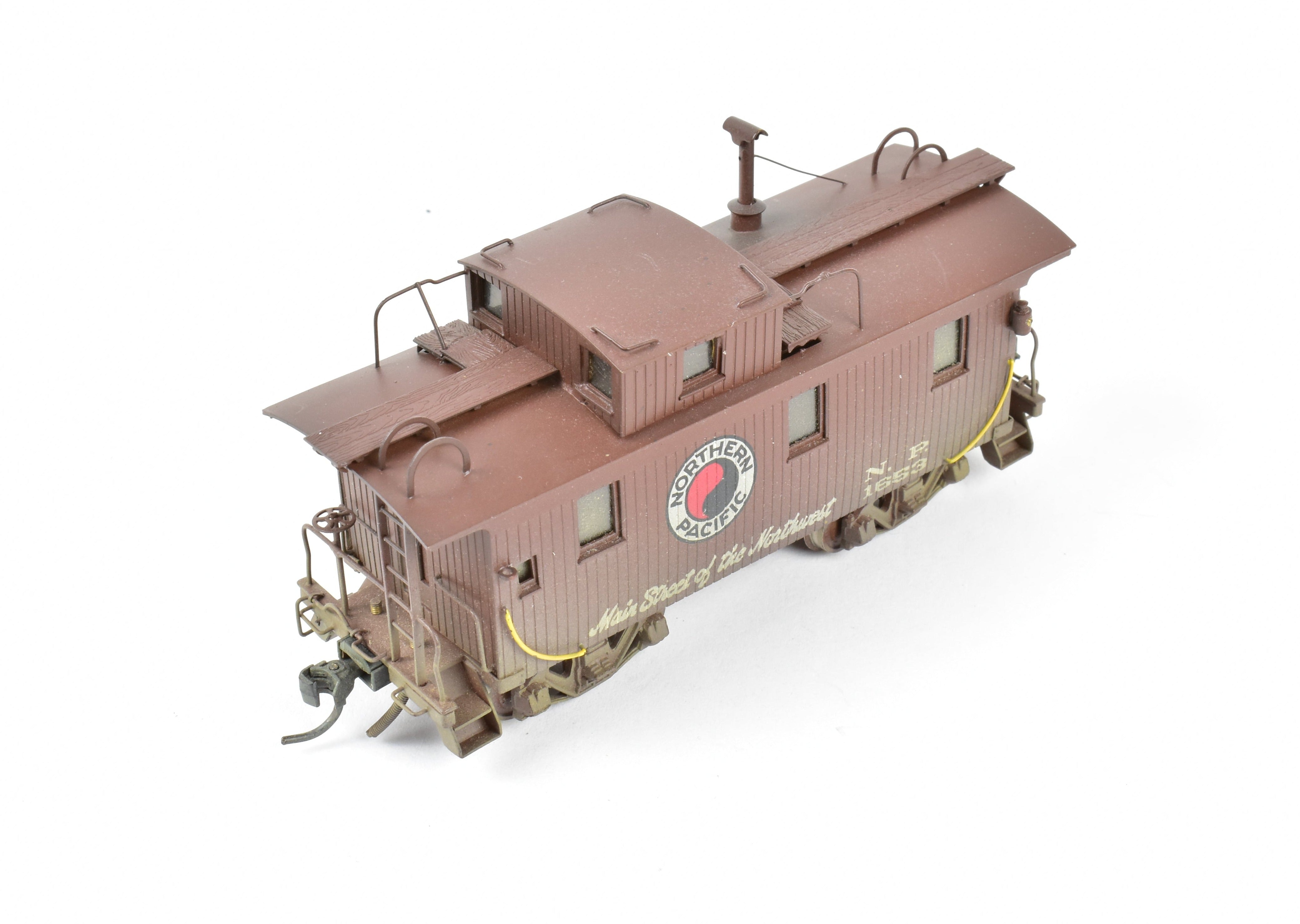 HO Scale Brass PFM - United Custom - Painted Northern Pacific Wood Caboose Model for Train Enthusiasts