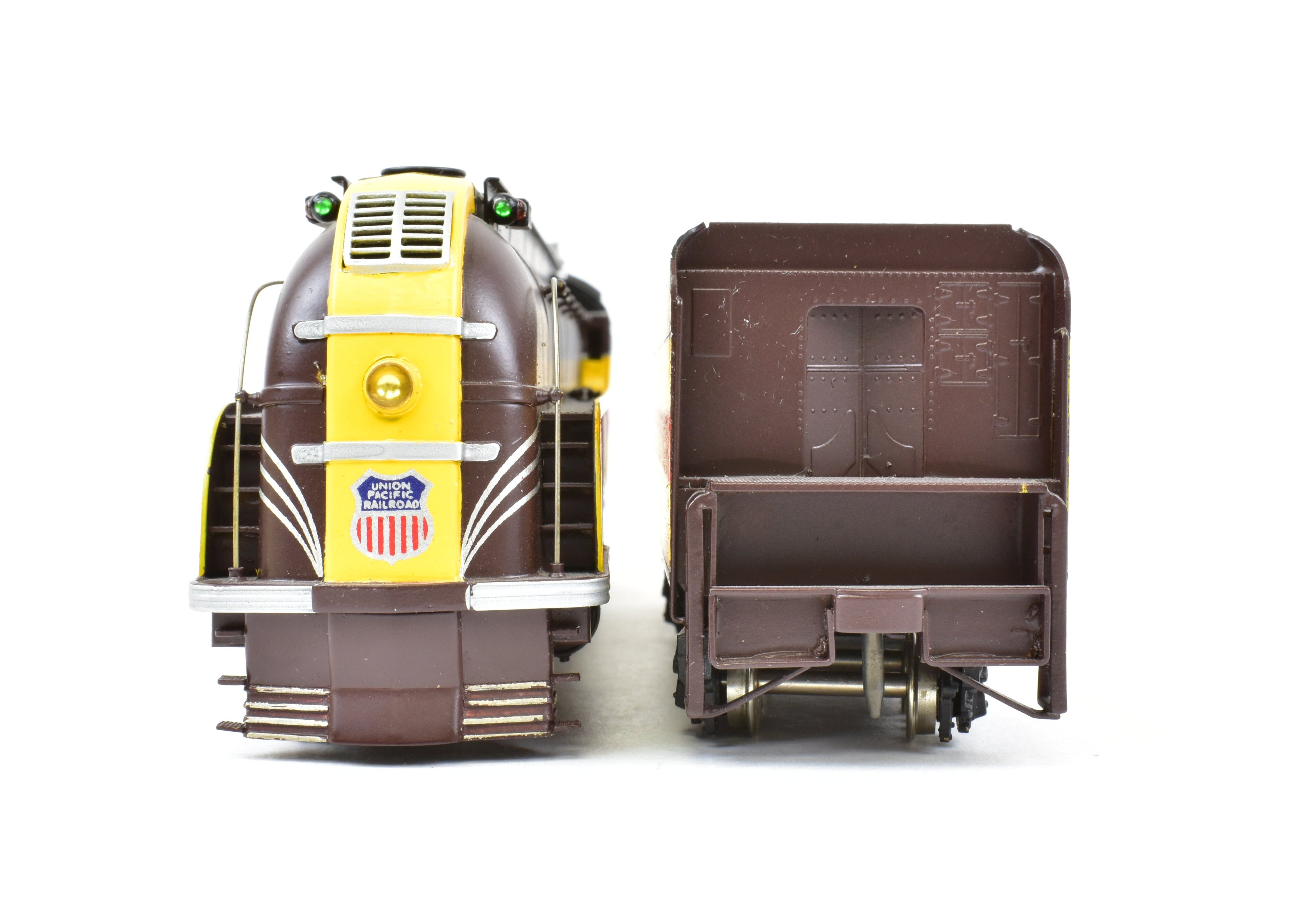 High - Quality HO Scale Brass Balboa Union Pacific 4 - 8 - 2 Steam Locomotive Model #7002 with Factory Painting