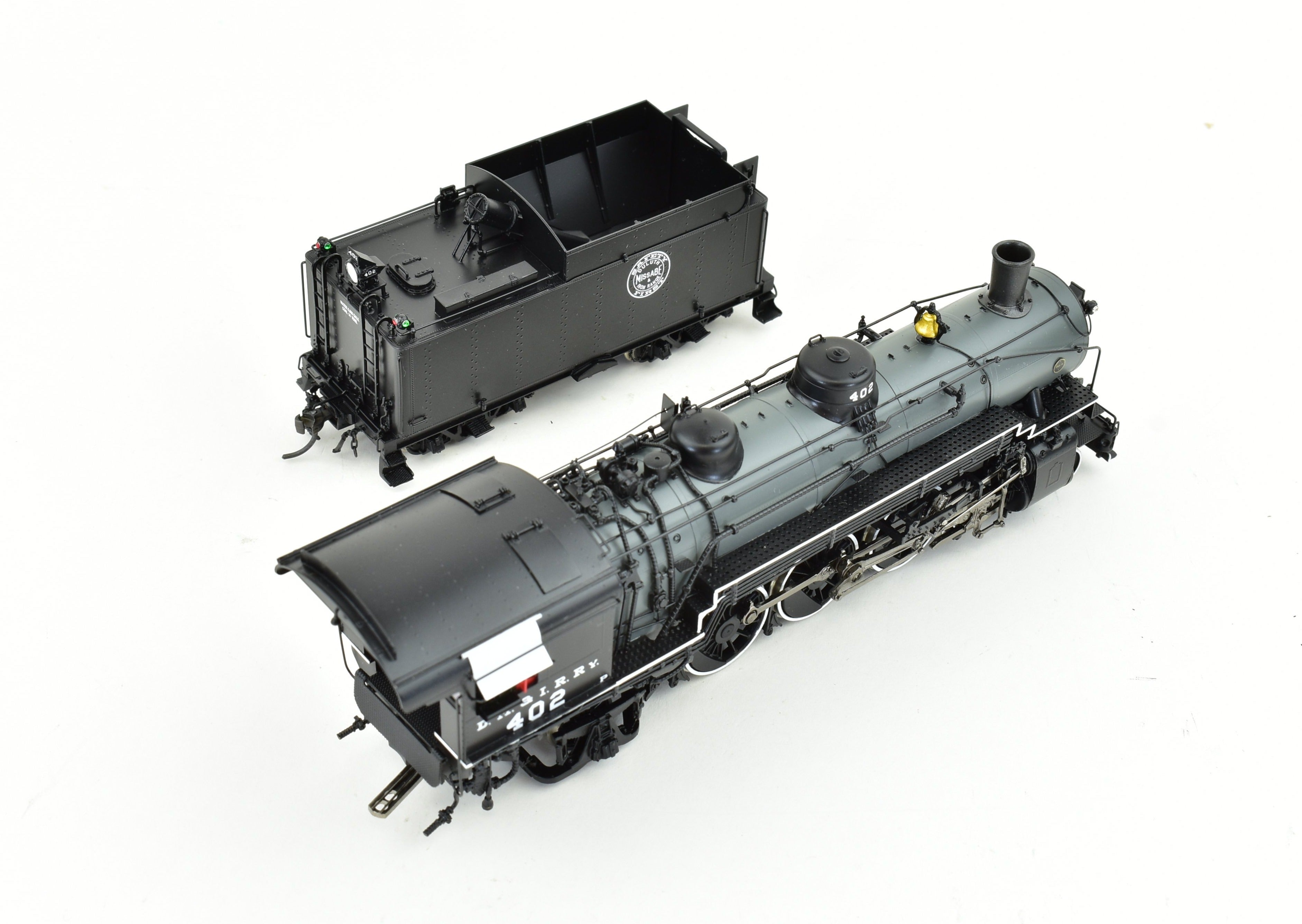 HO Scale Brass Steam Locomotive - Division Point DM&IR - Duluth Missabe & Iron Range Class P 4-6-2 #402 with Grey Boiler Scheme and Front Pilot