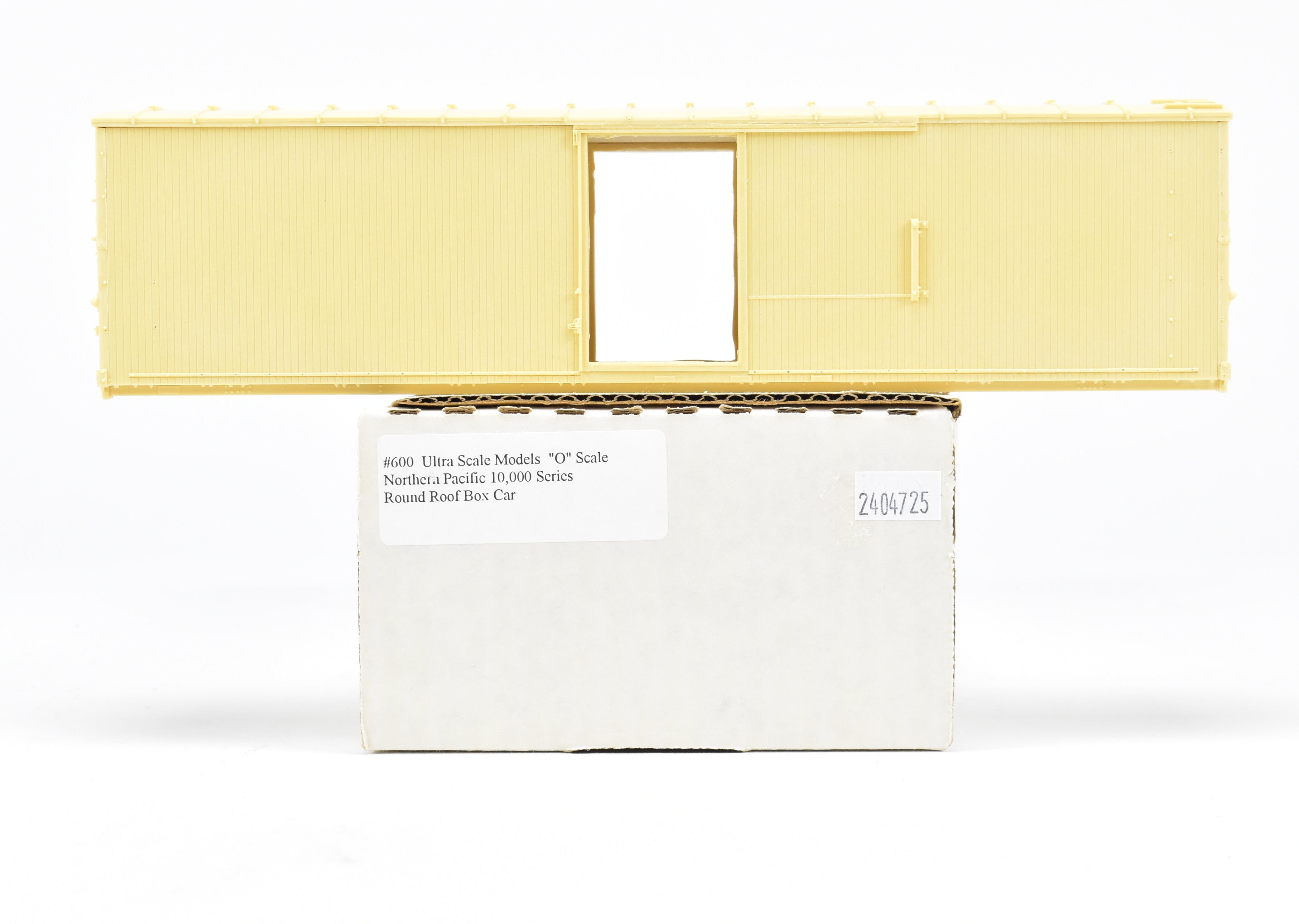 O Scale Chooch Ultra Scale Resin Kit: NP Northern Pacific 10000 Series Round Roof Box Car