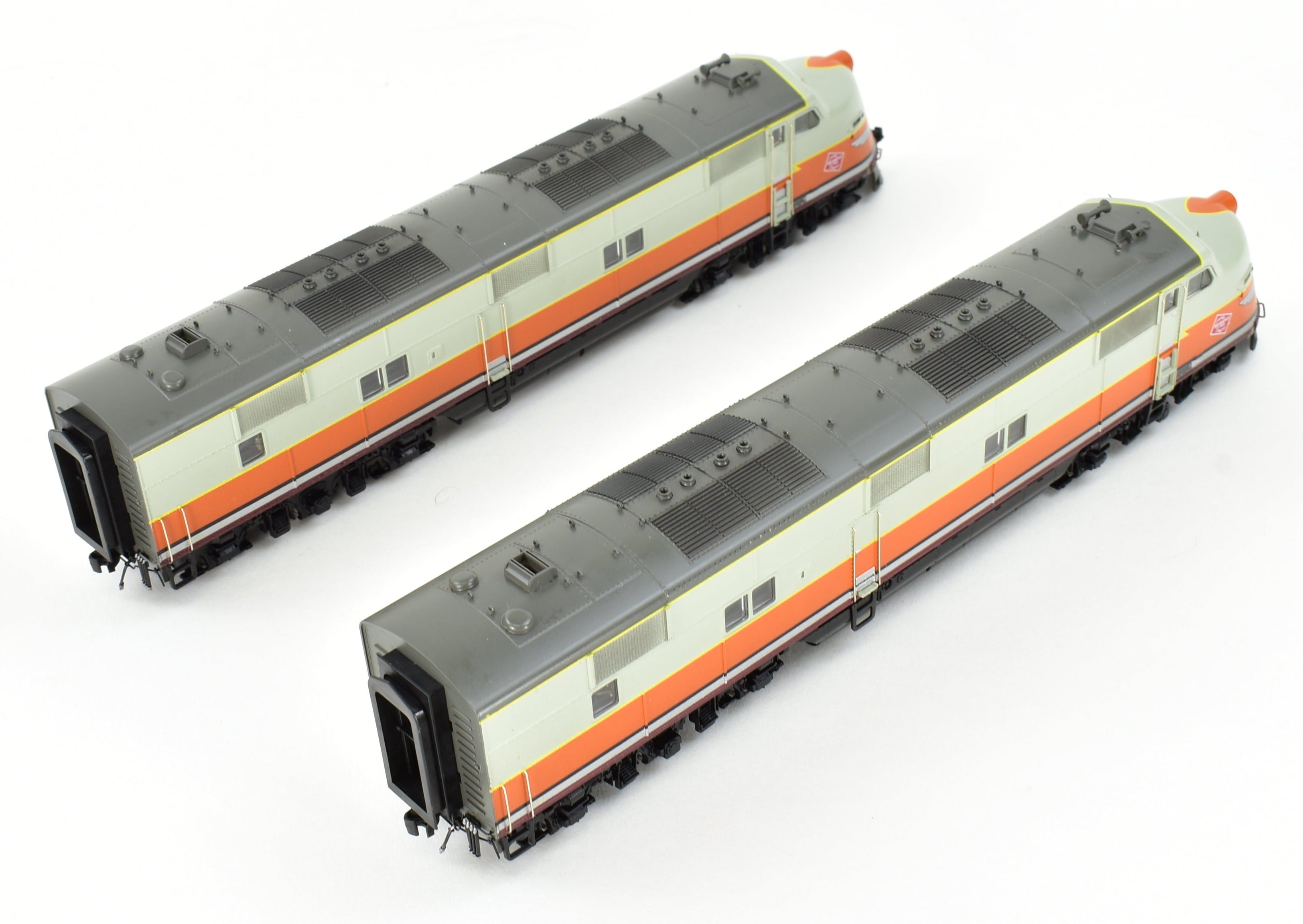 Broadway Limited Imports MILW Milwaukee Road E6A/A Set with QSI DCC, Sound & Spare Parts