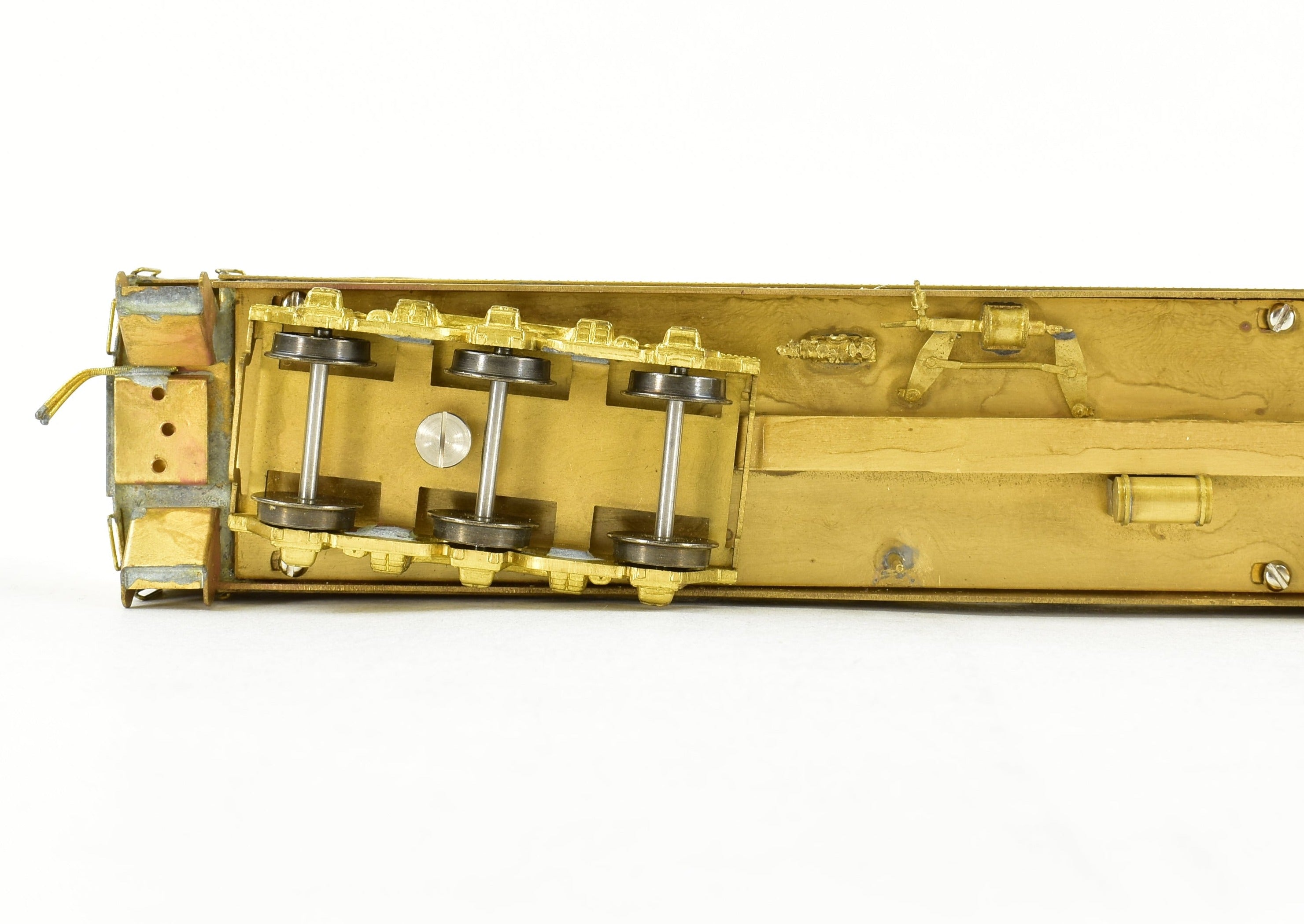 HO Scale Brass Model of Hi - Country Brass ATSF - Santa Fe Heavyweight Baggage Lounge Car #1300
