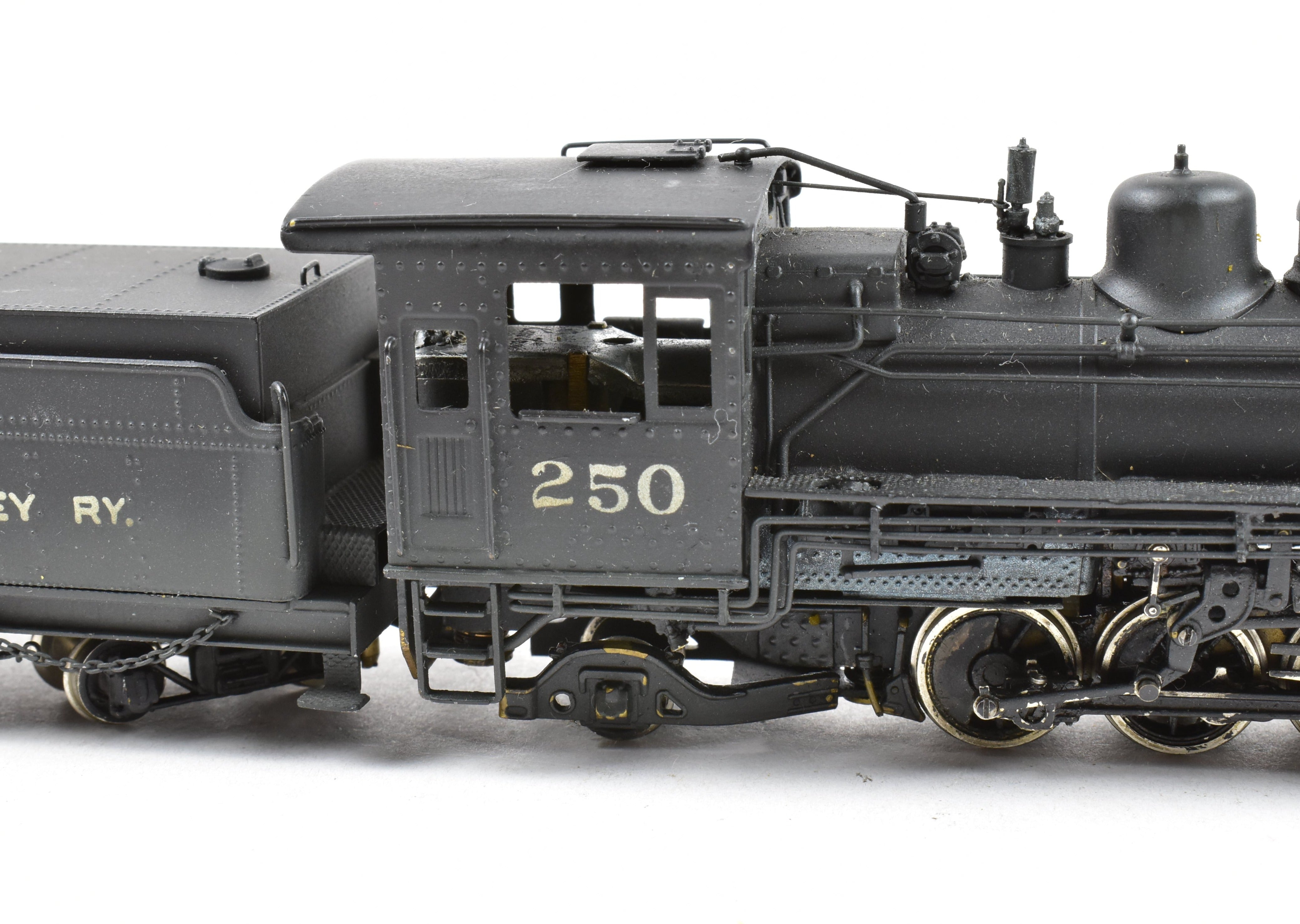 HOn3 Scale Brass Pacific Fast Mail (PFM) - United Sumpter Valley No 250 2-6-6-2 Mallet Steam Locomotive Model with Custom Painting