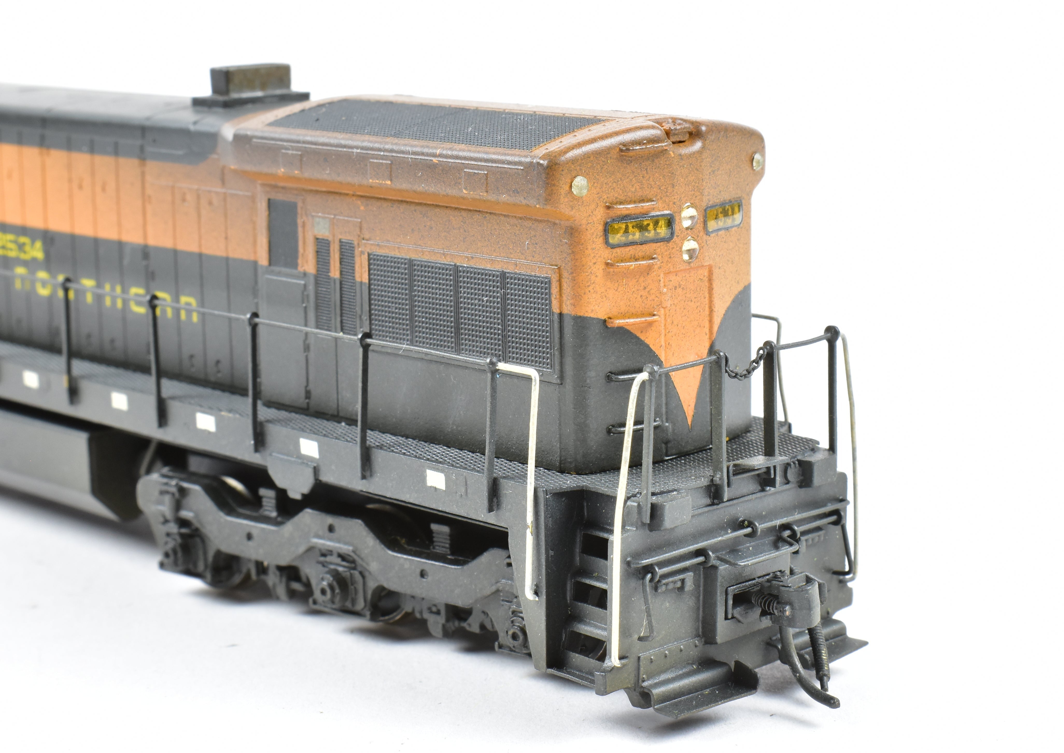 HO Scale Brass ALCO Great Northern General Electric U - 33C Diesel Locomotive Model GN for Model Train Enthusiasts