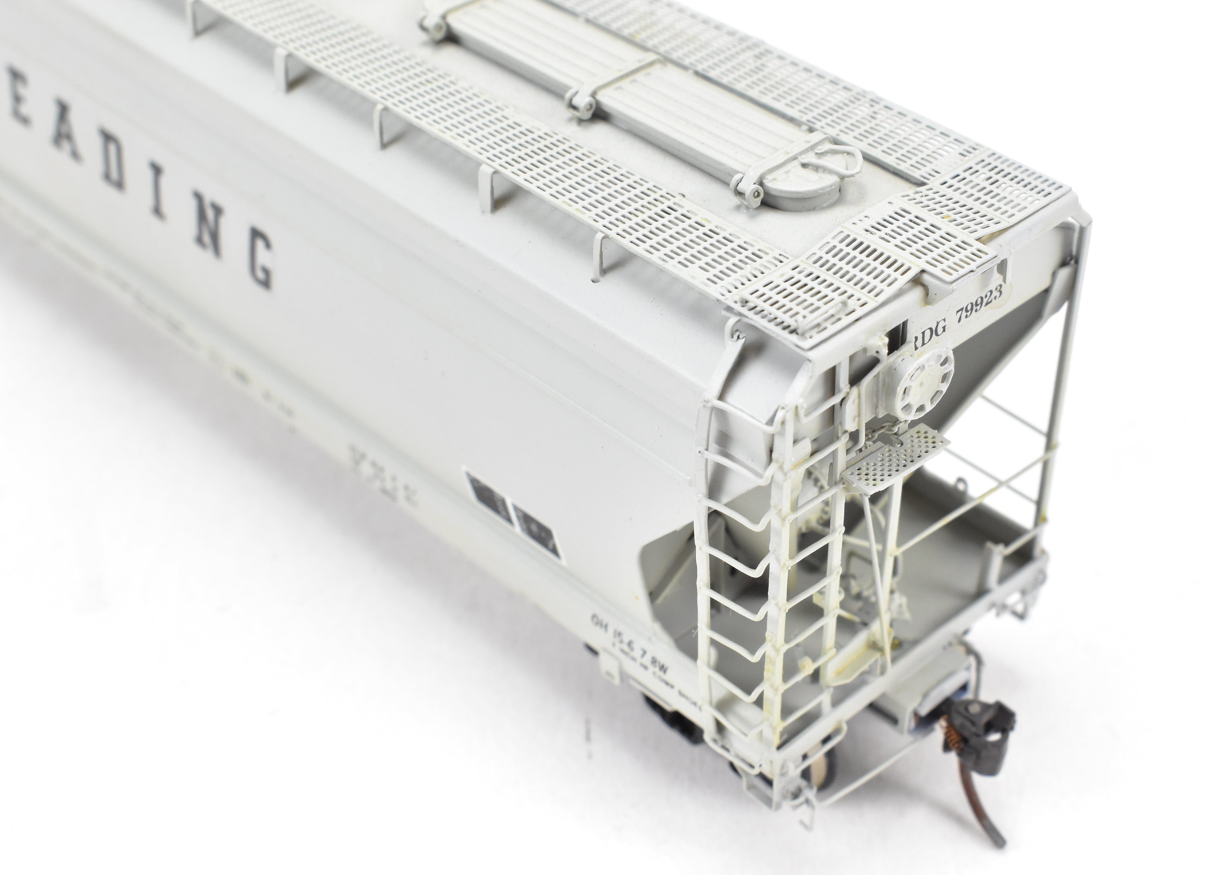 HO Scale Brass Model Train - Overland Models, Inc. (OMI) Reading RDG ACF 3 - Bay Centerflow 4650 Covered Hopper with 3 Long Hatches, CP No. 79923