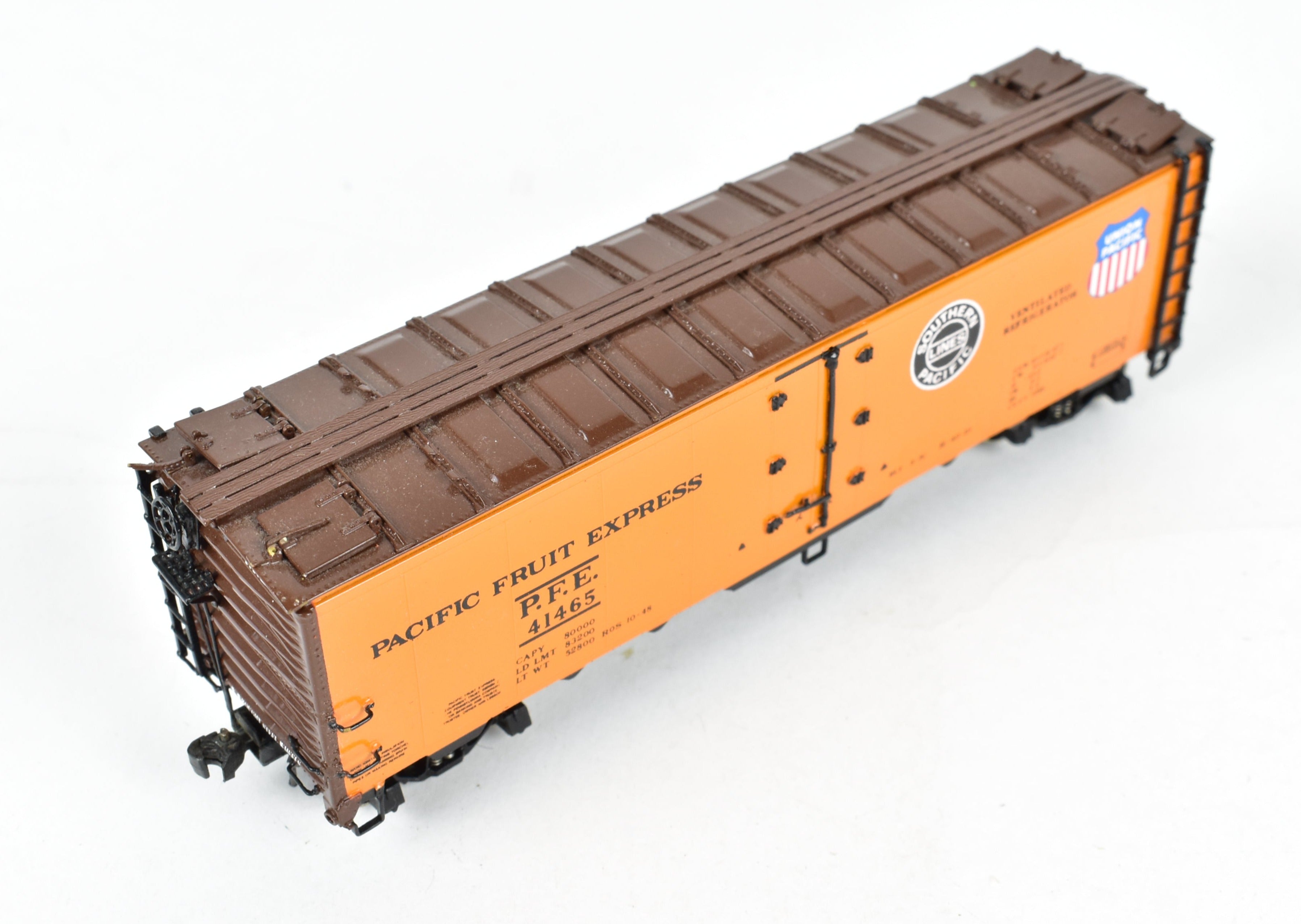 High - Quality HO Scale Brass Challenger Imports CIL Pacific Fruit Express R - 40 - 10 Refrigerator Car Model with FP #41465
