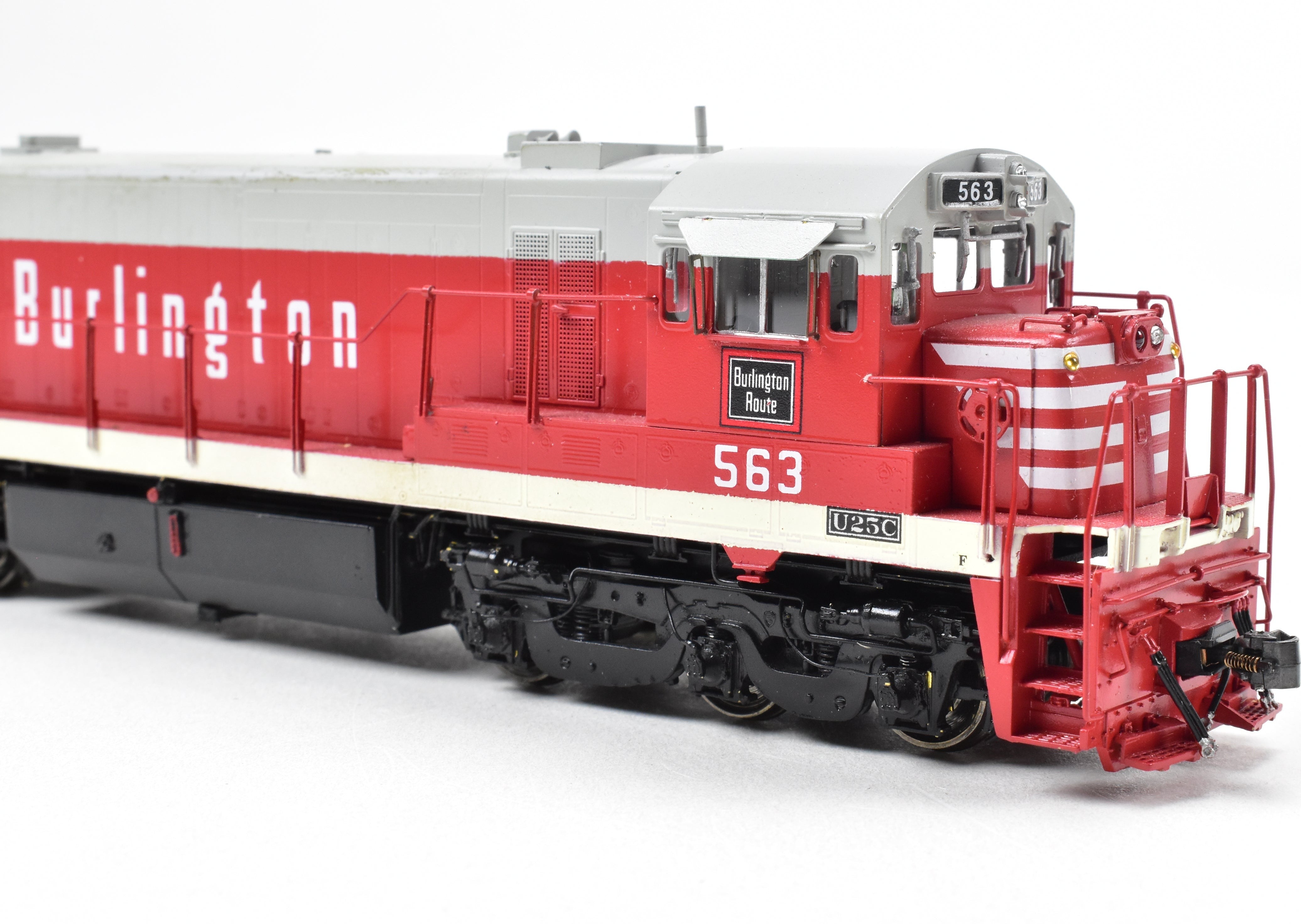 HO Brass OMI CB&Q Burlington Route GE U-28C (U-25C Carbody) Pro-Paint #563