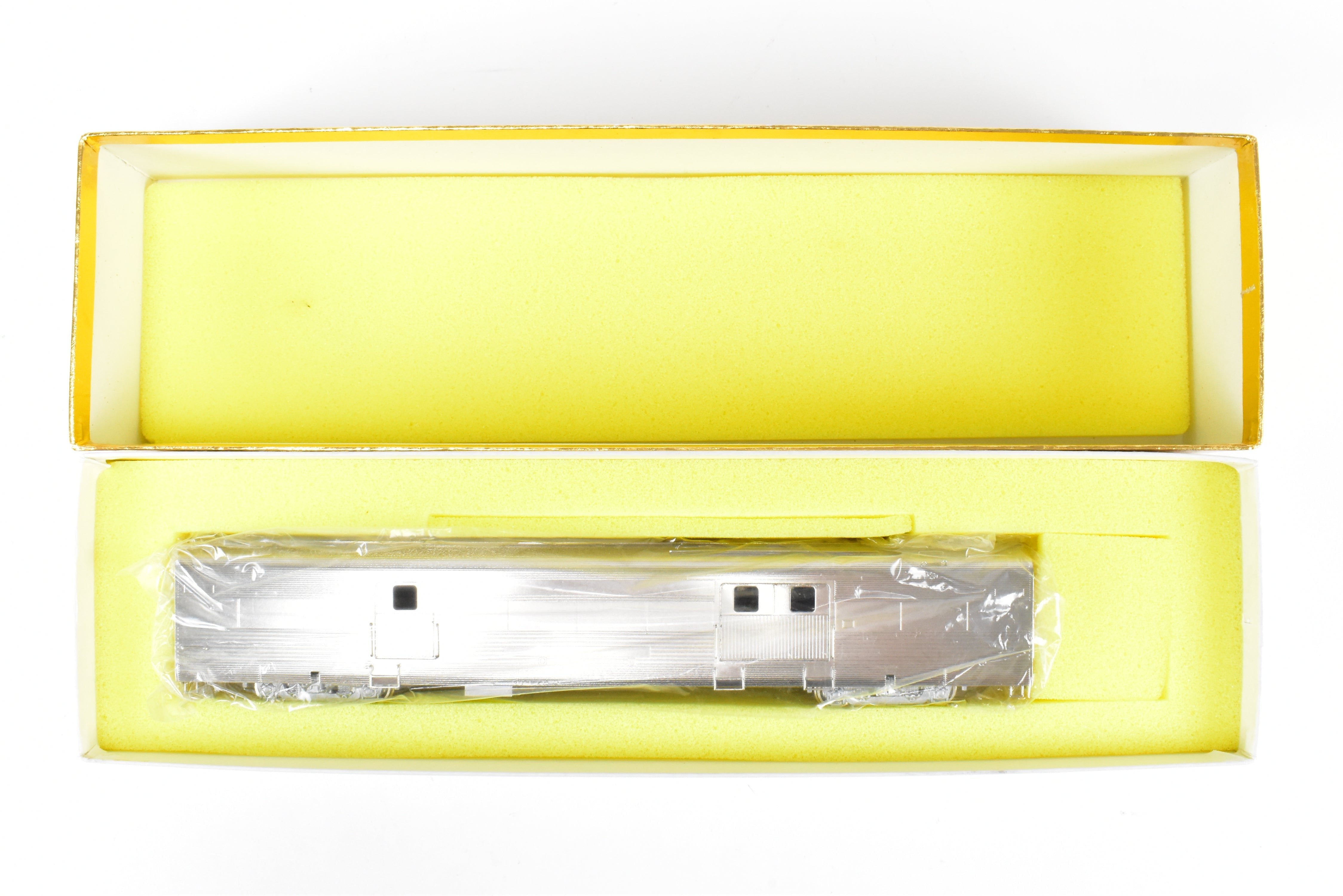 HO Brass Hi - Country California Zephyr Baggage Car with Plated Finish