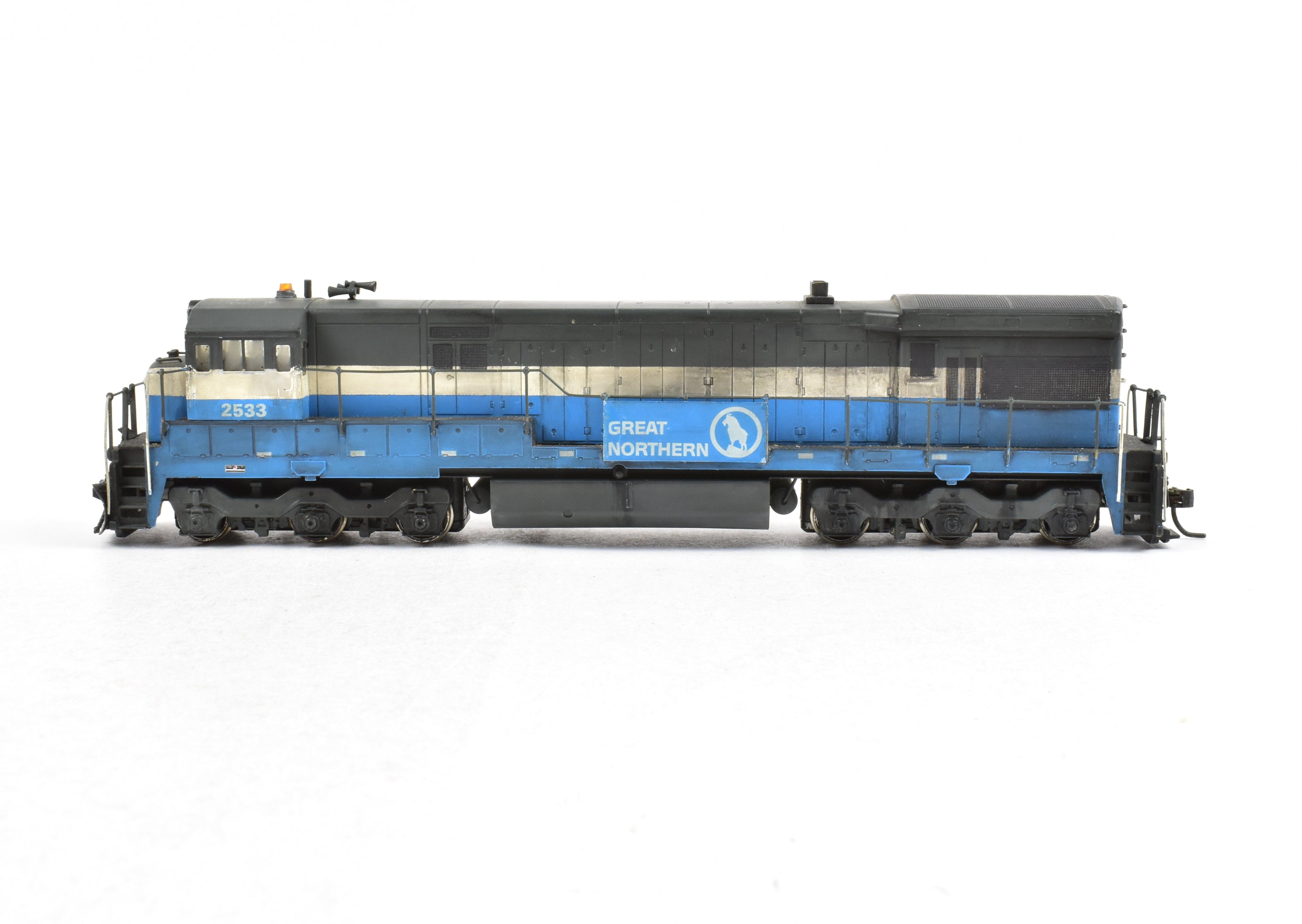HO Scale Brass ALCO Model - Great Northern General Electric U - 33C Diesel Locomotive, CP No. 2533