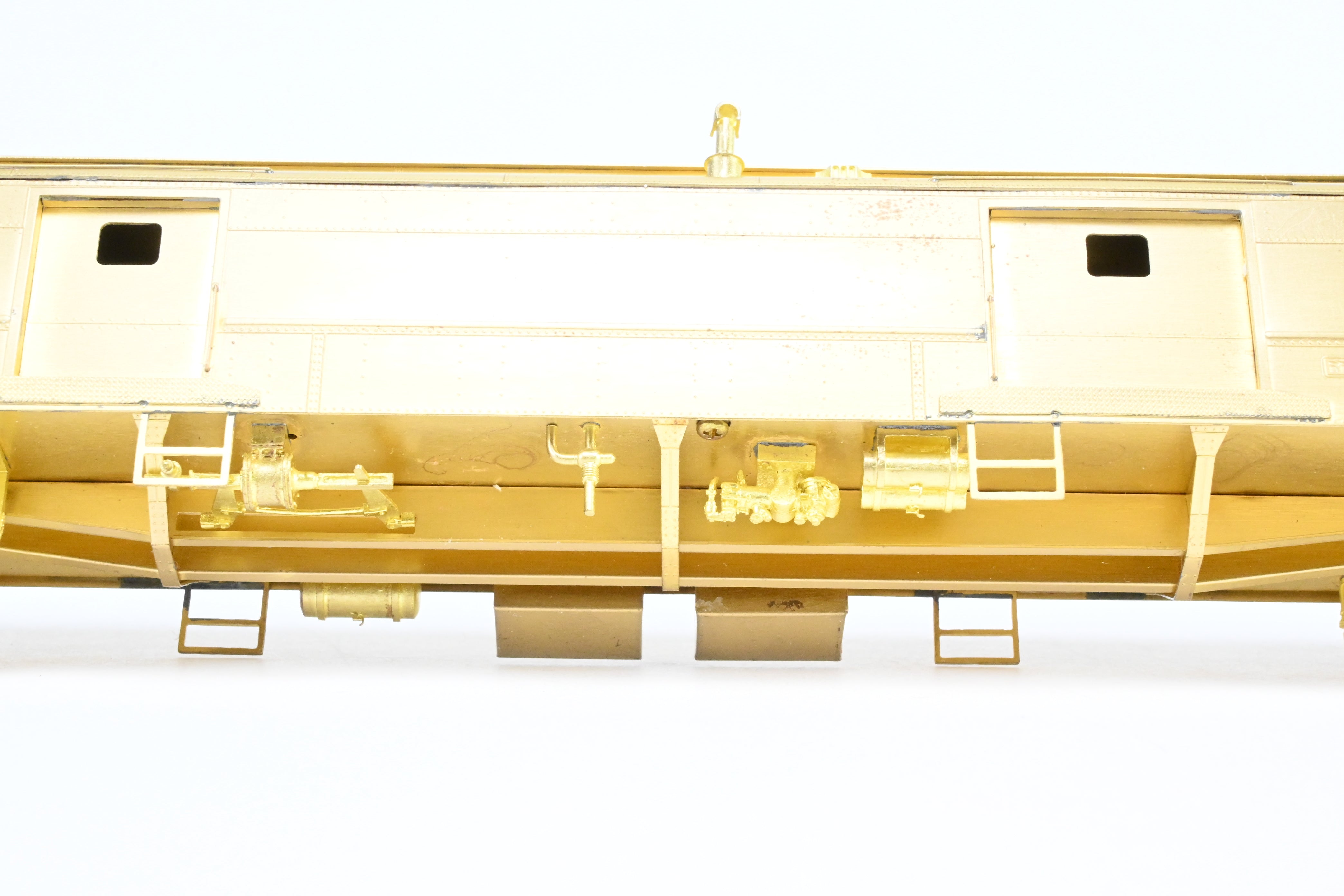 HO Scale Brass Cascade Models Great Northern Modernized Baggage Car with Round Ends and Steel Doors, Models #475 - 486