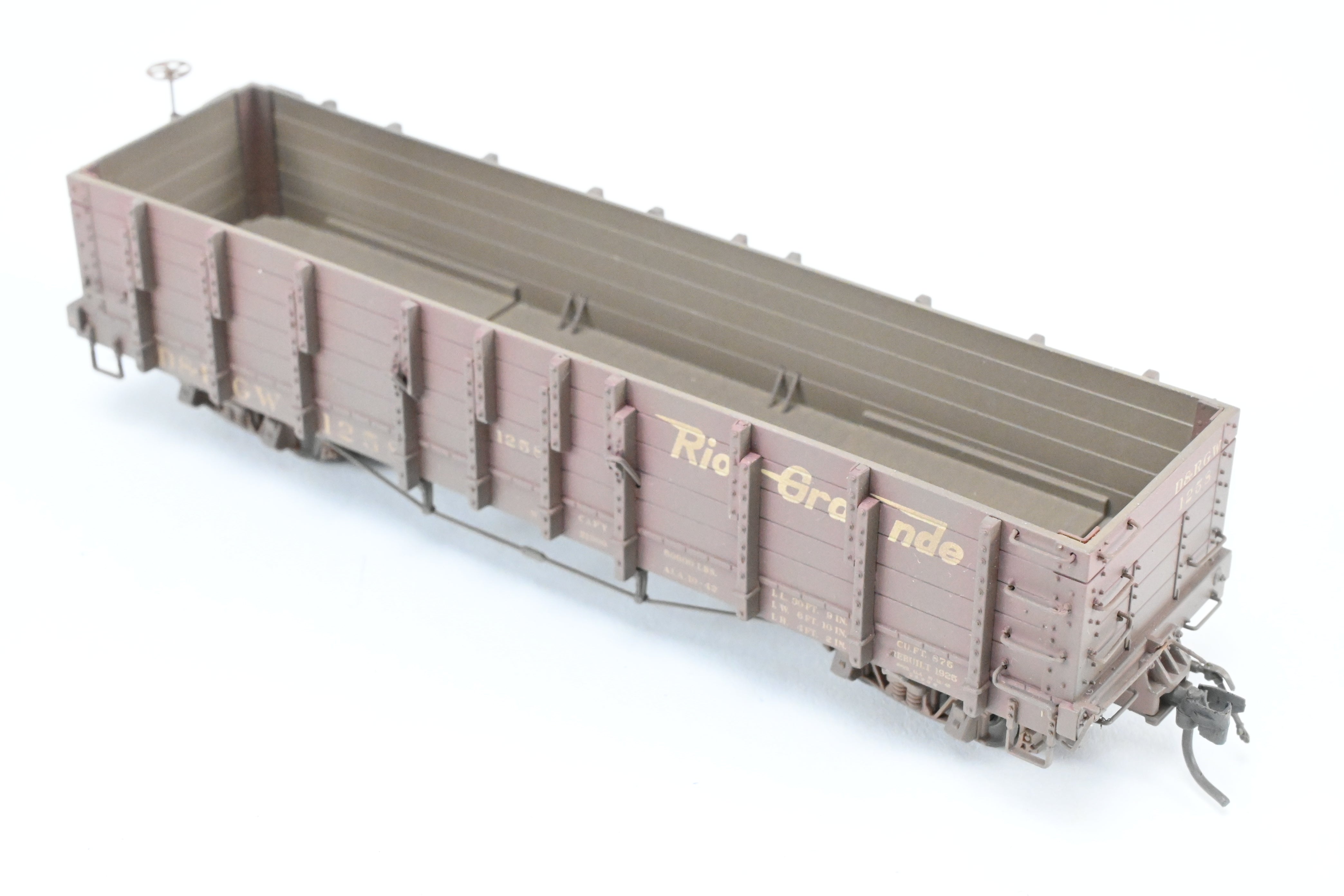 HOn3 Scale Blackstone Models Denver & Rio Grande Western High Side Gondola Model - Flying Grande Herald No. 1258, Weathered Finish
