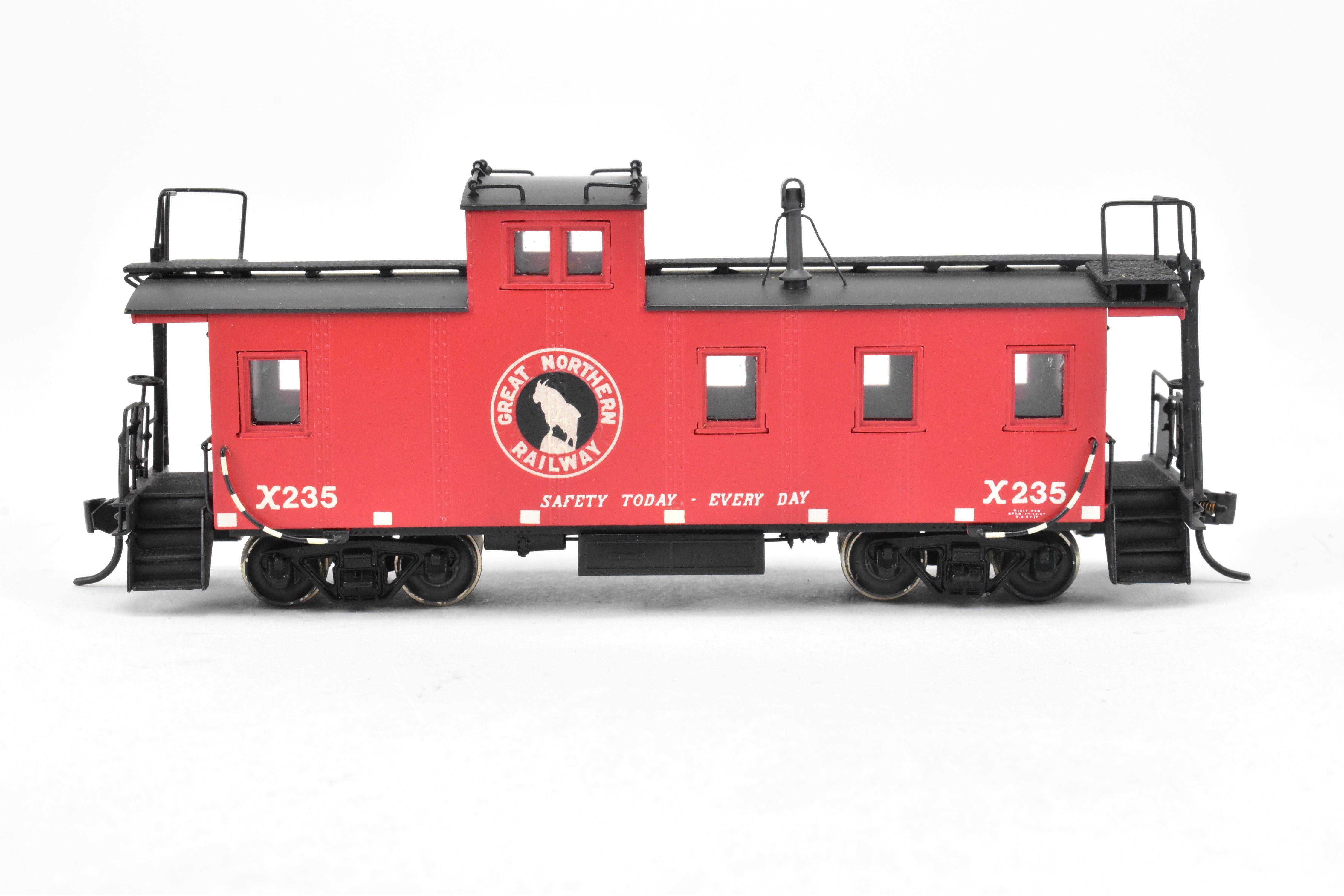 HO Brass OMI Great Northern 30' Plywood Sheath Caboose X235 by Overland Models