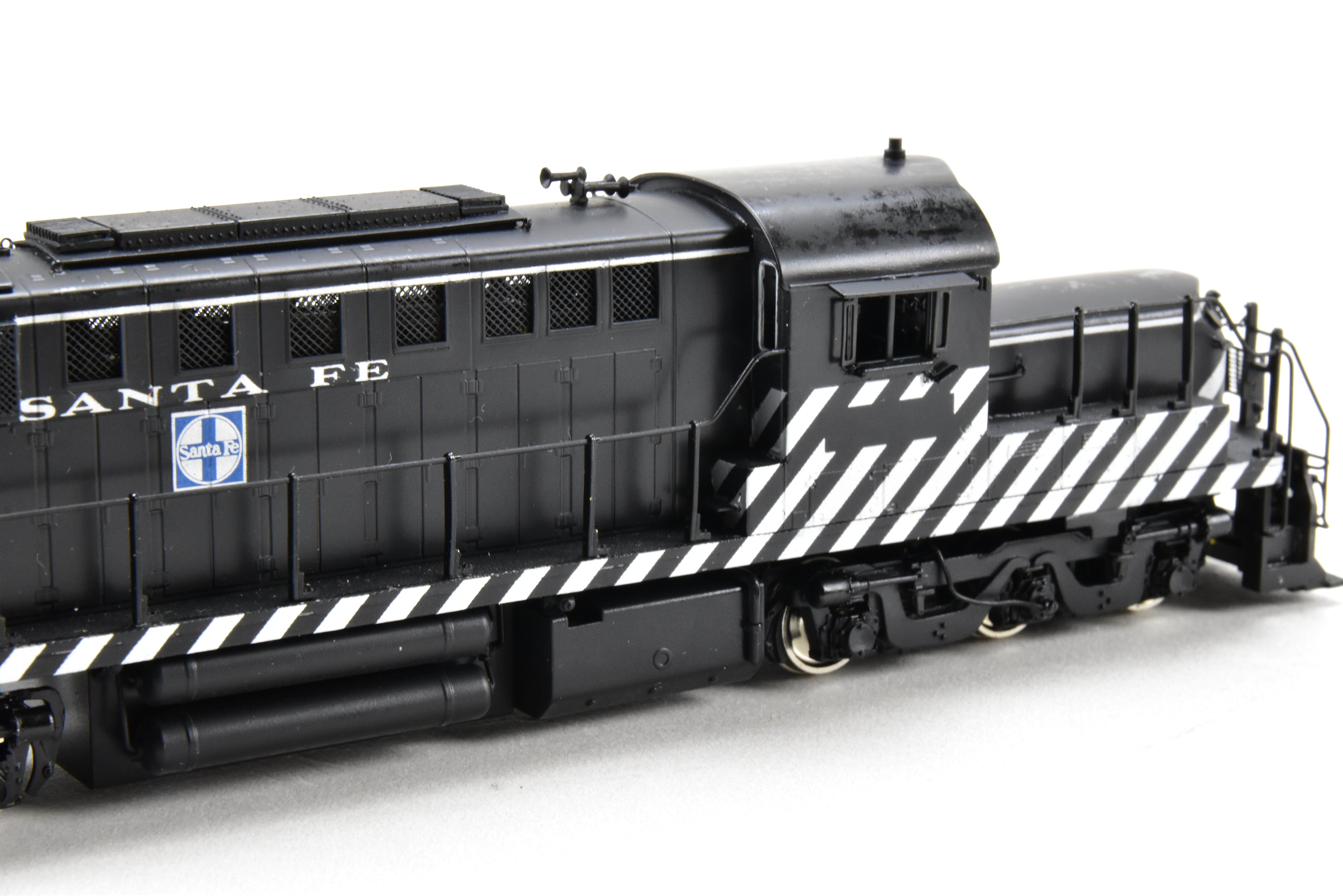 HO Scale Brass Model Train Imported by Brass Key Imports - ATSF Santa Fe RSD - 15 (DL - 600B) Low - Hood Custom Series #69 Factory - Painted But Un - Numbered Model